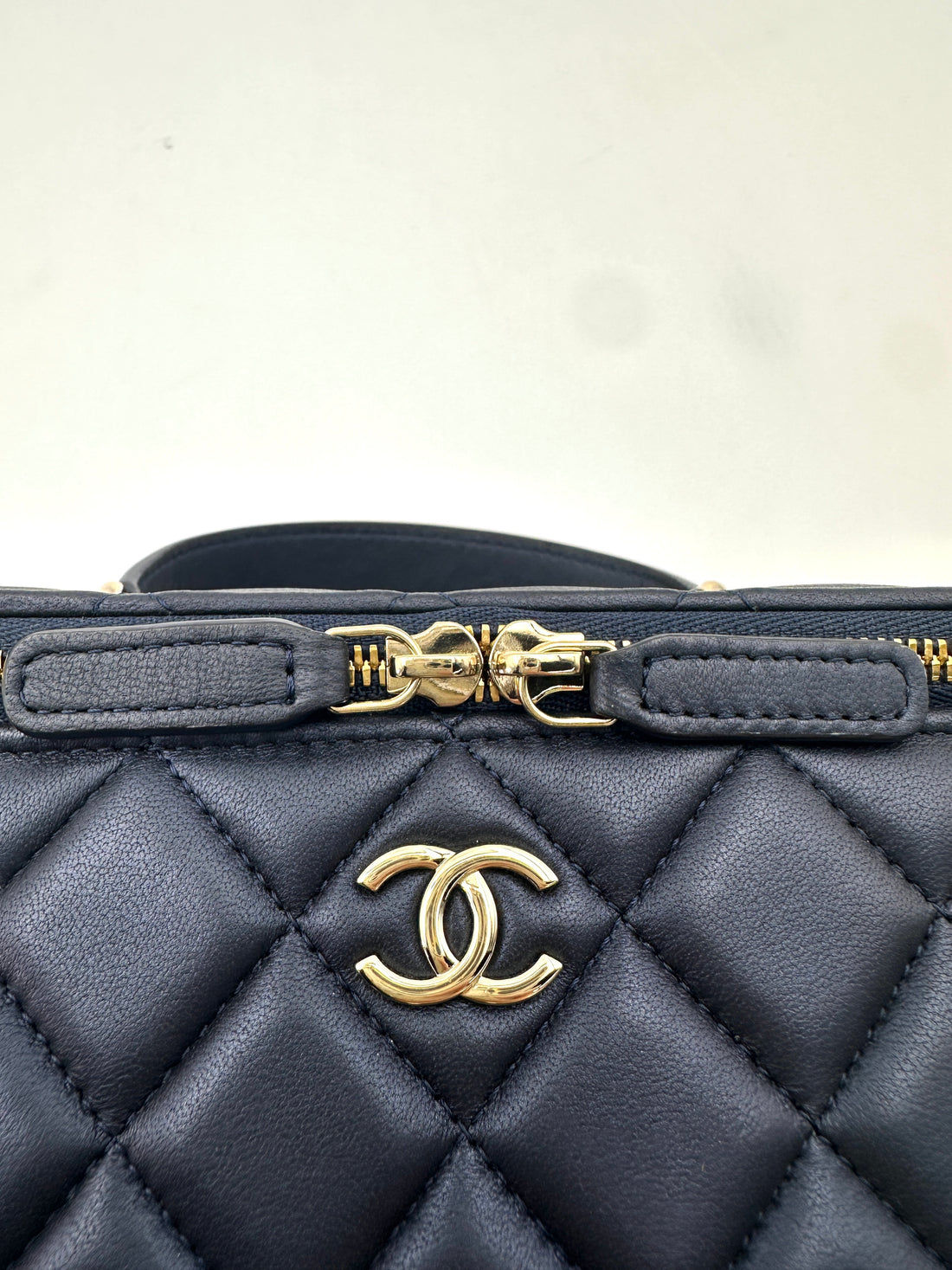 Chanel Navy Quilted Lambskin Top Handle Vanity Case(L6***CJ) CC1863