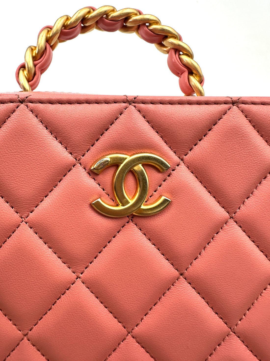 Chanel Pink Quilted Leather Top Handle Vanity Case With Gold Hardware(NJ***80) IRIS201