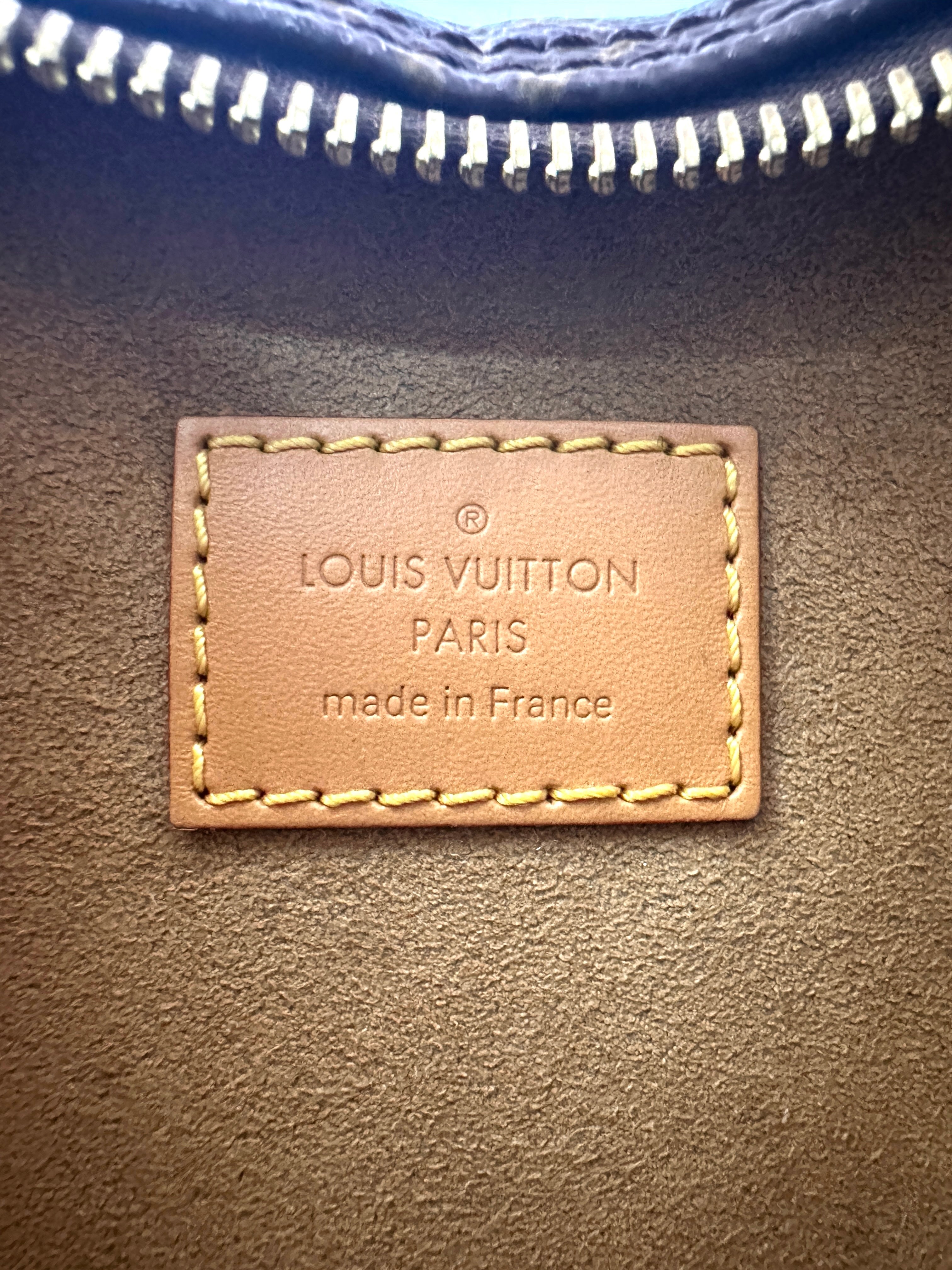 Louis Vuitton Loop Monogram Canvas Shoulder Bag LV2552