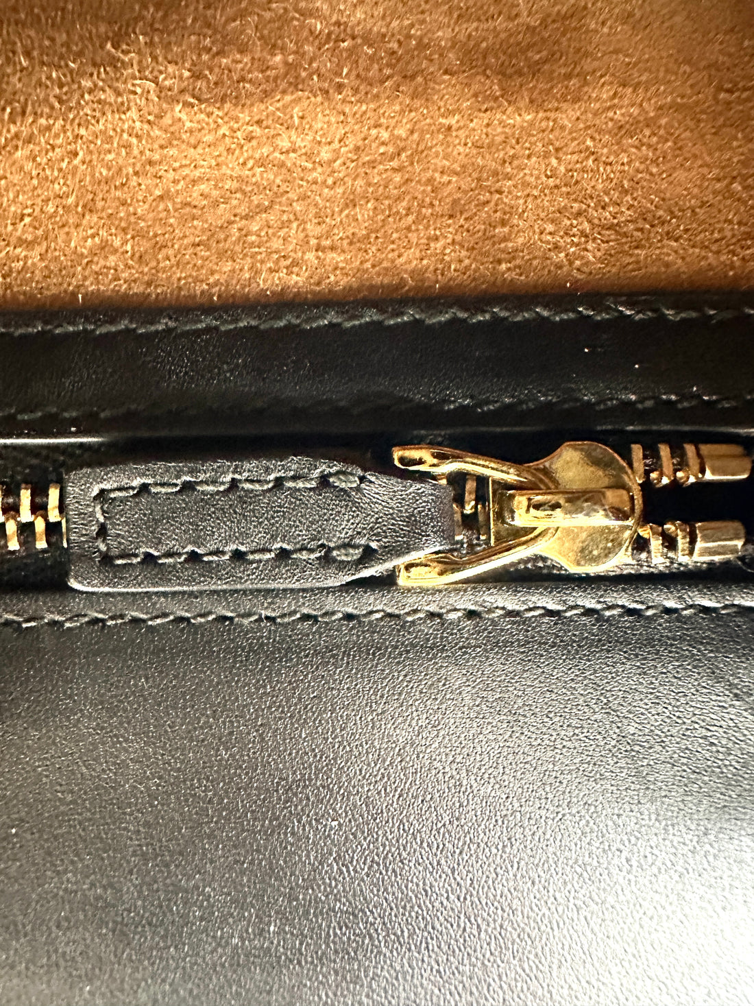 Gucci Sylvie Black Leather Medium Size Shoulder Bag GG901