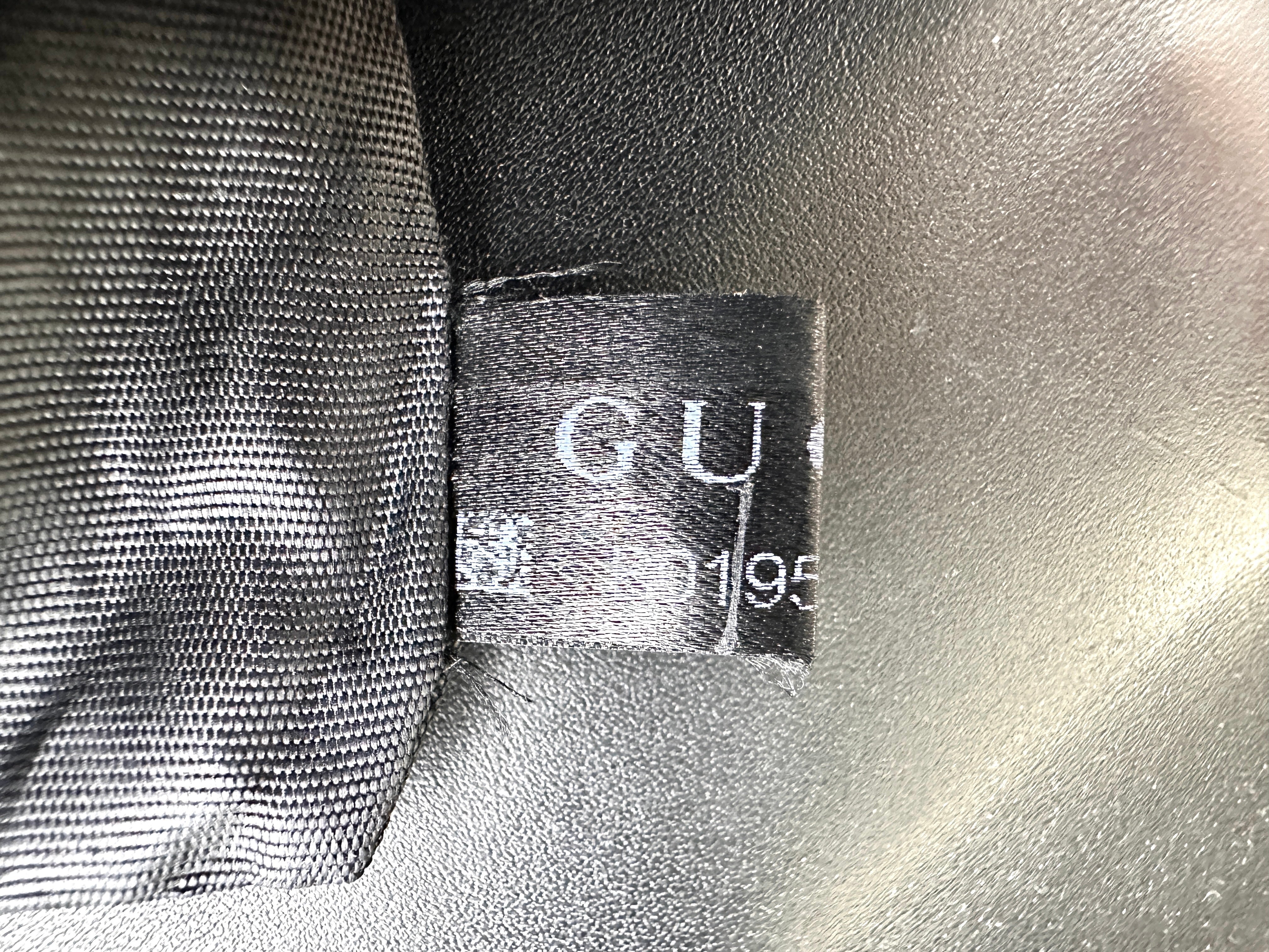 Gucci Sylvie Black Leather Medium Size Shoulder Bag GG901