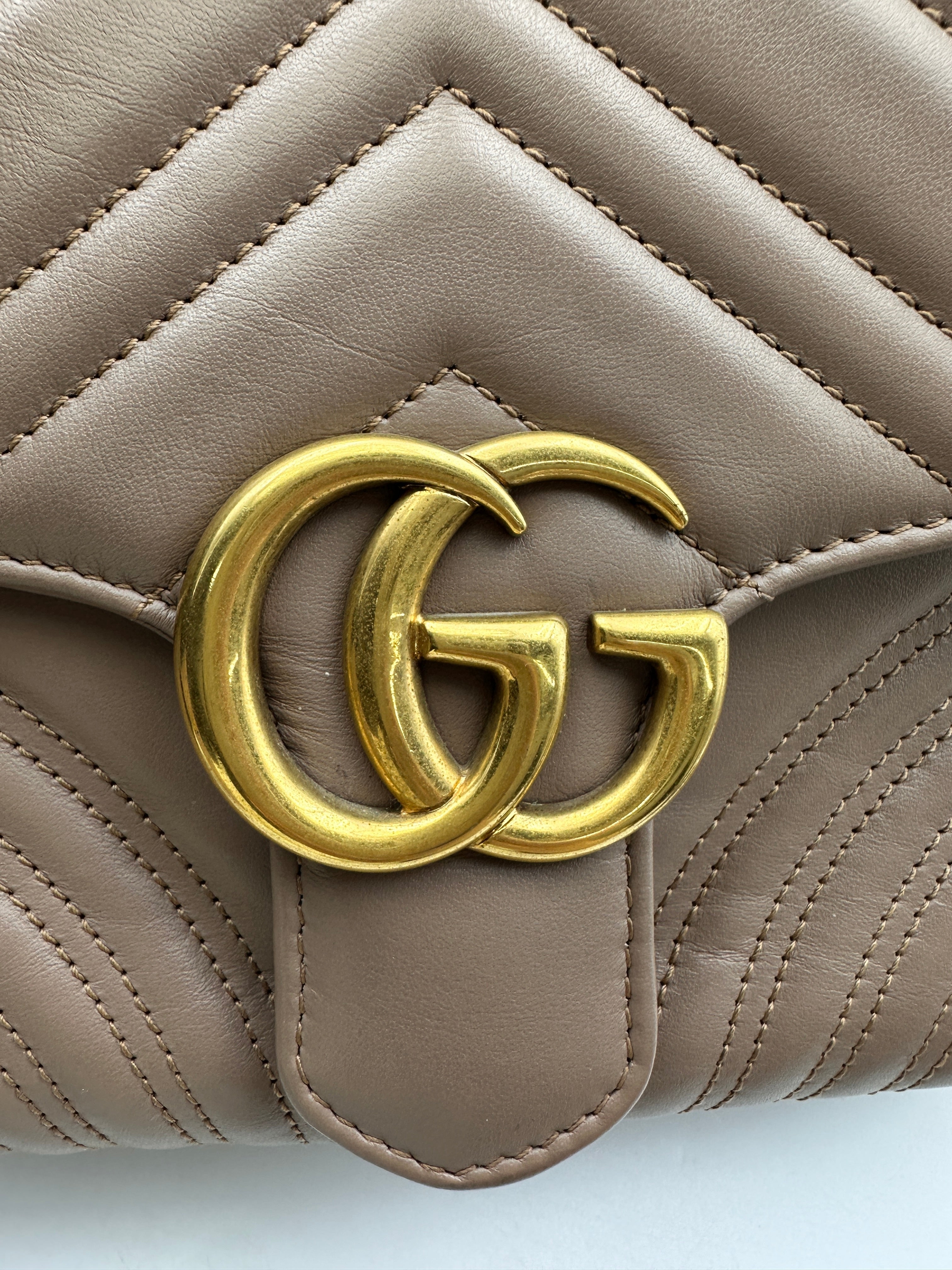 Gucci GG Marmont Beige Chevron Quilted Leather Medium Size Top Handle Bag GG902