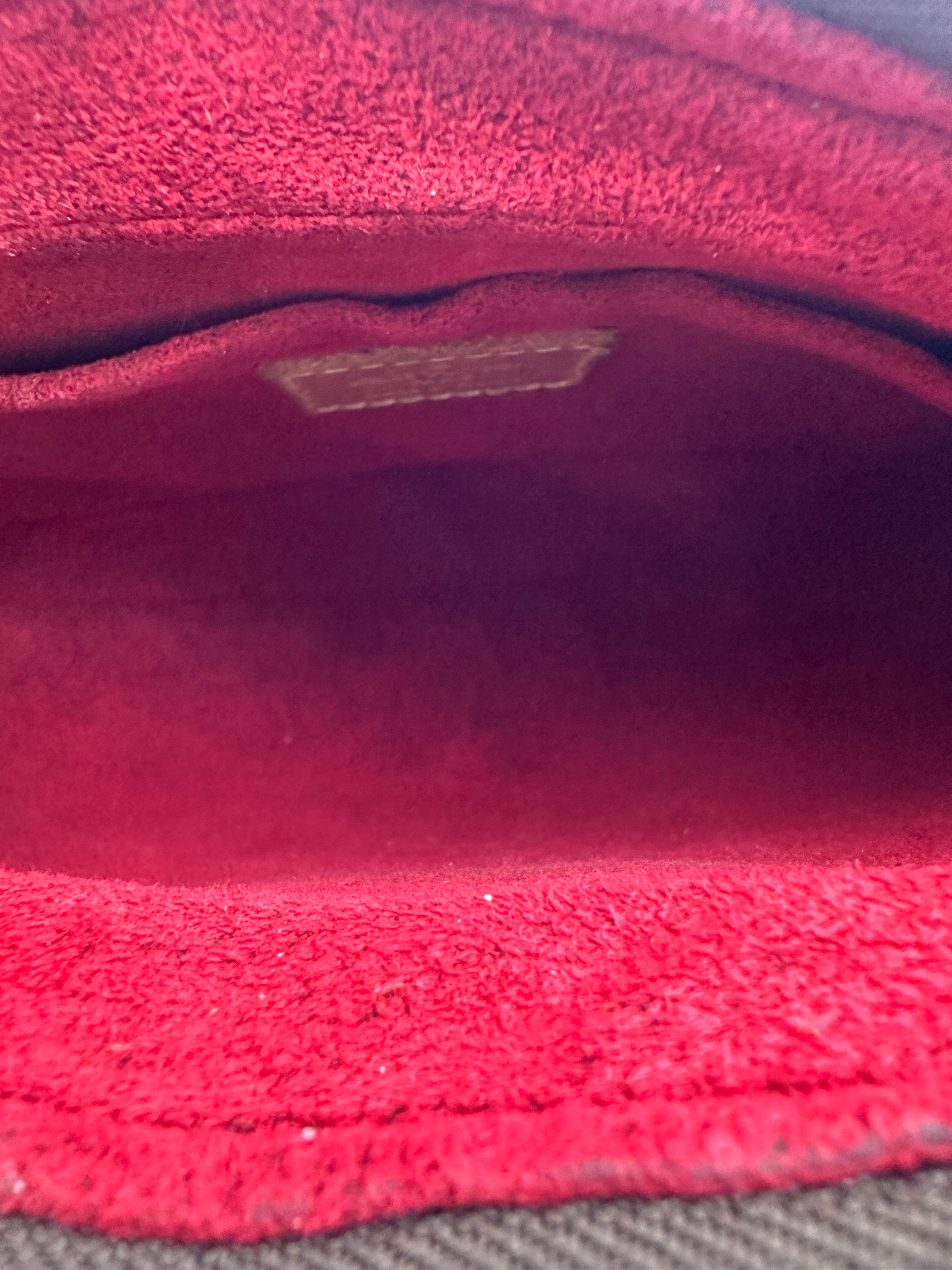 Louis Vuitton Croissant Monogram Canvas Shoulder Bag LV2559