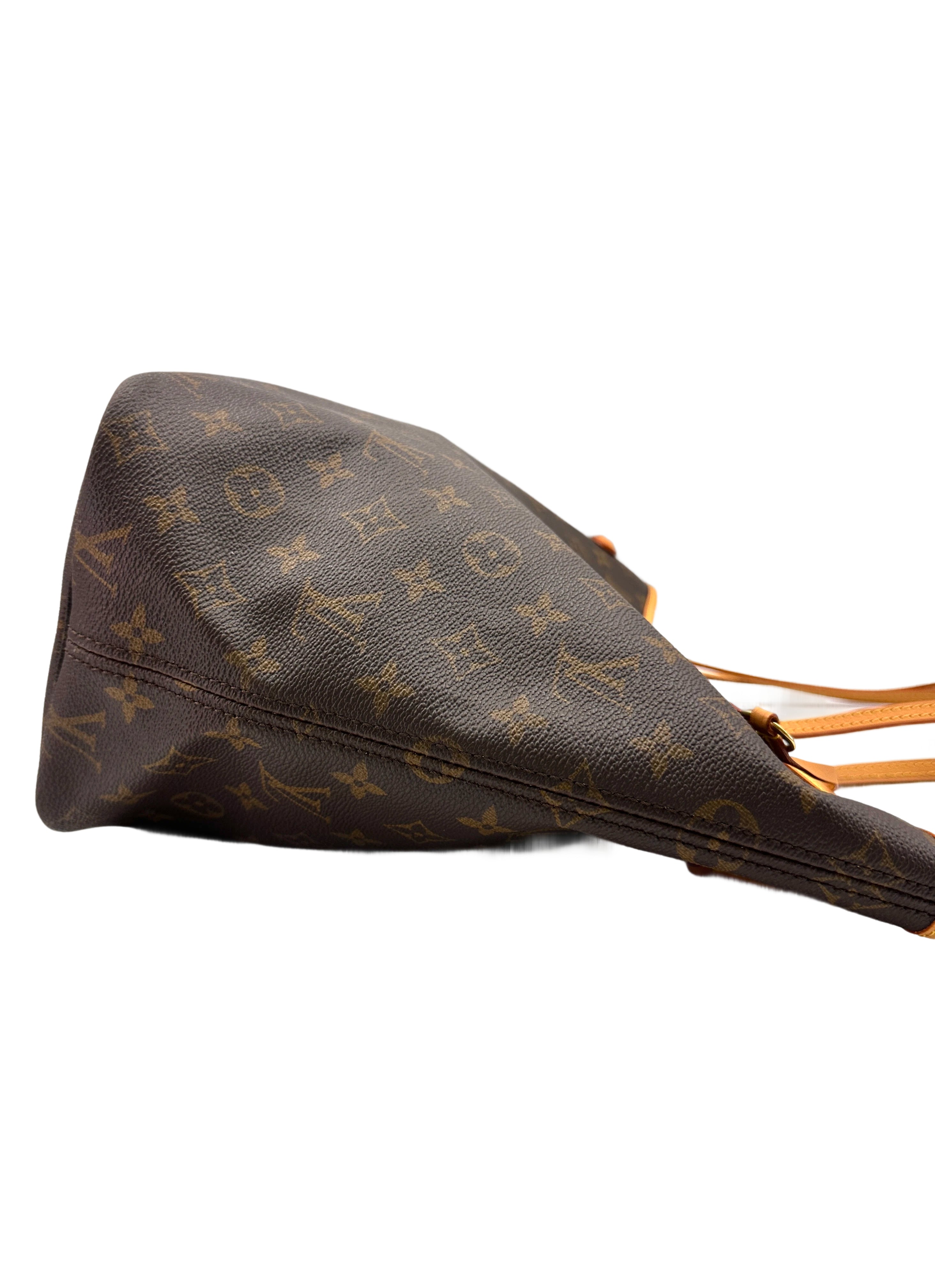 Louis Vuitton Neverfull Monogram Canvas Shoulder Bag LV2562