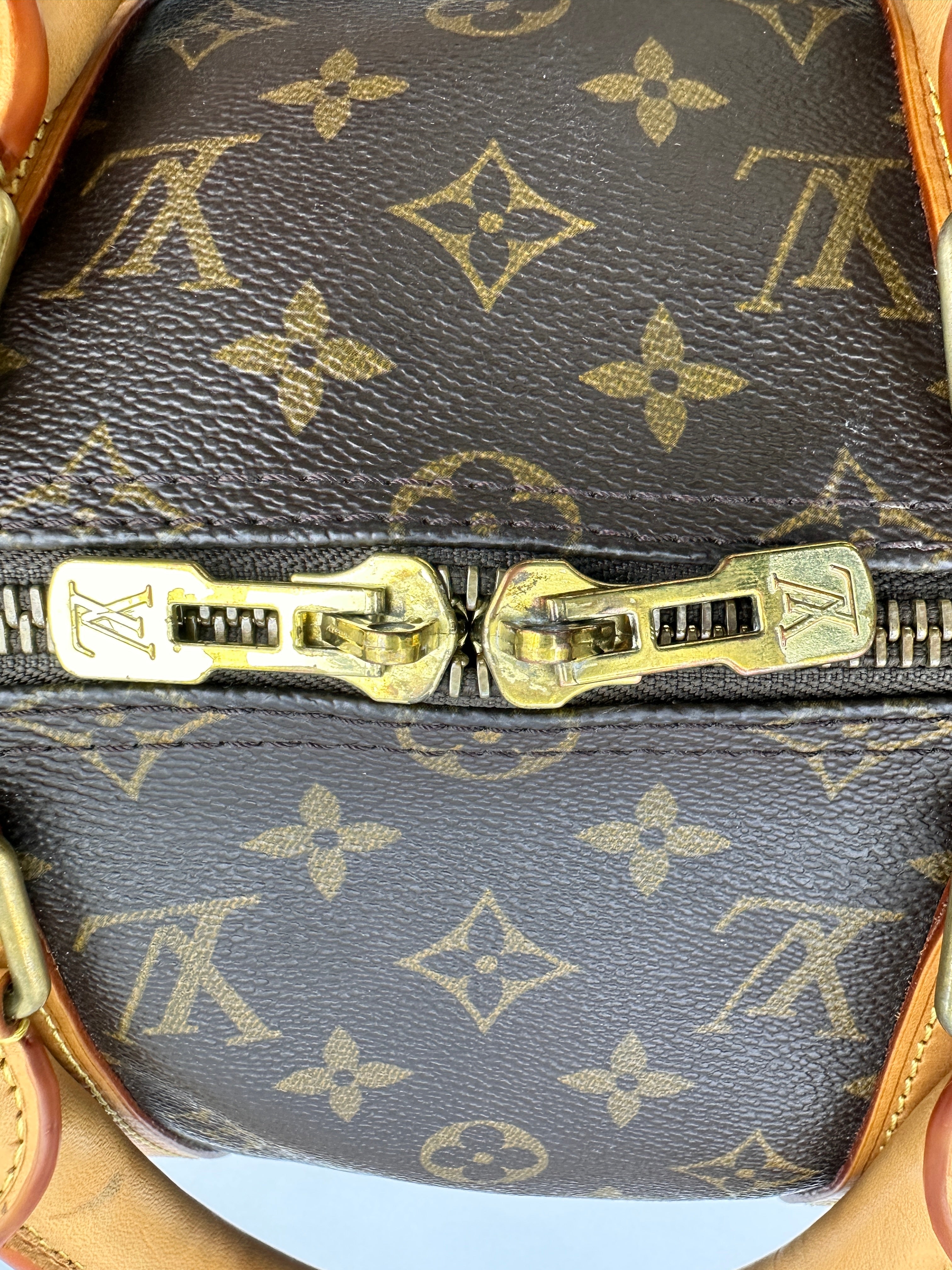 Louis Vuitton Keepall Monogram Canvas Handle Bag LV2563