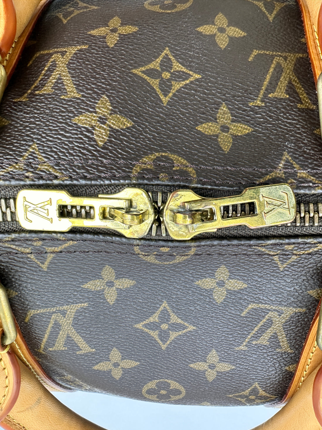 Louis Vuitton Keepall Monogram Canvas Handle Bag LV2563