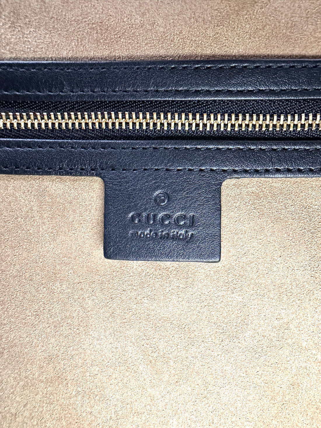 Gucci Padlock GG Supreme Shoulder Bag With Black Trim GG904