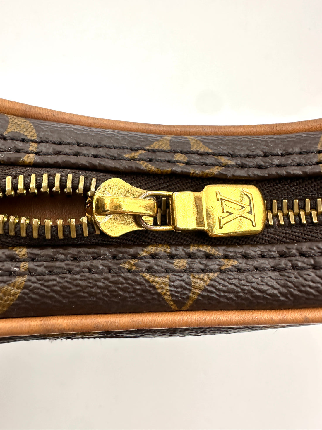 Louis Vuitton Loop Monogram Canvas Shoulder Bag LV2566
