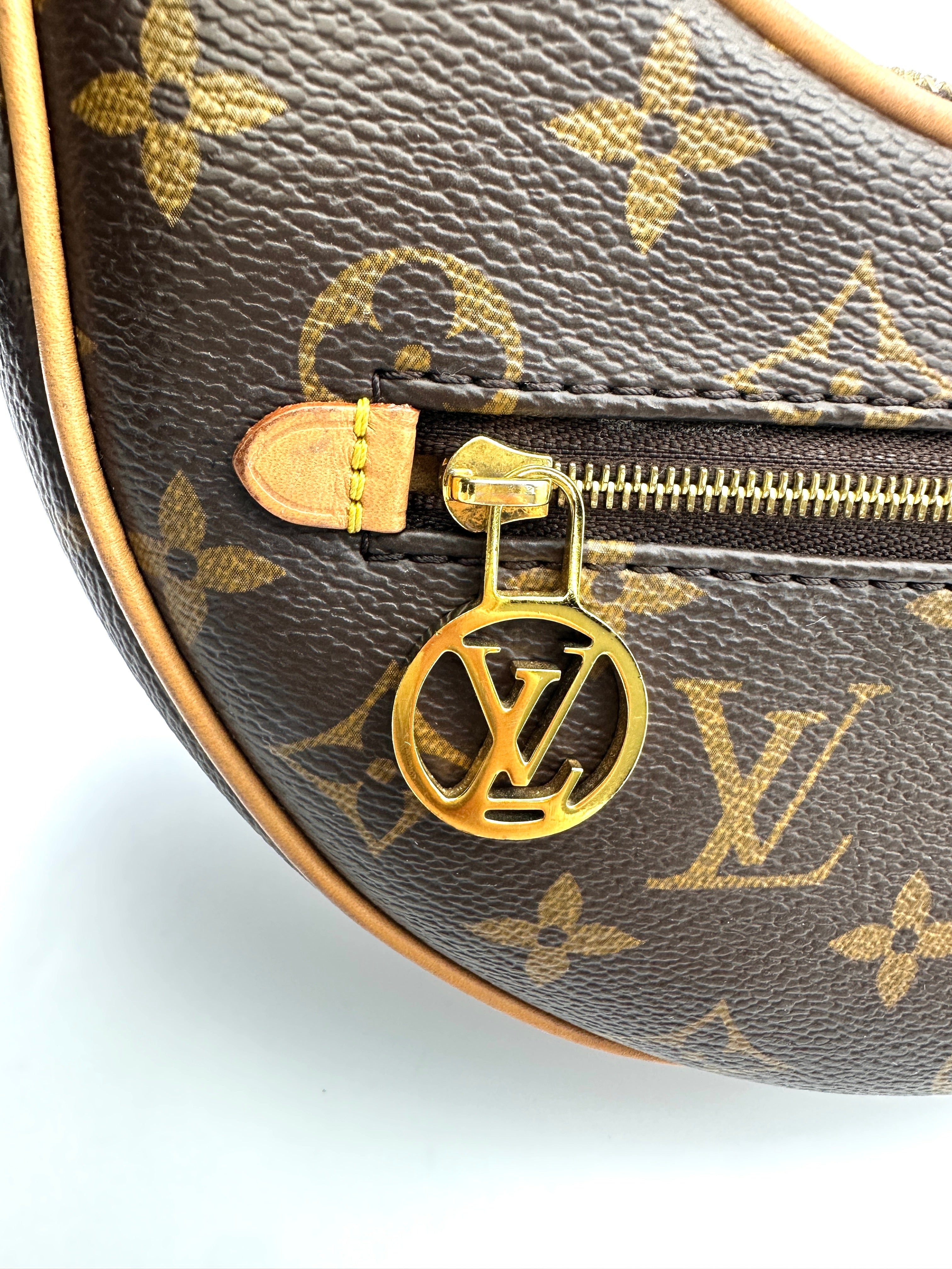 Louis Vuitton Loop Monogram Canvas Shoulder Bag LV2566
