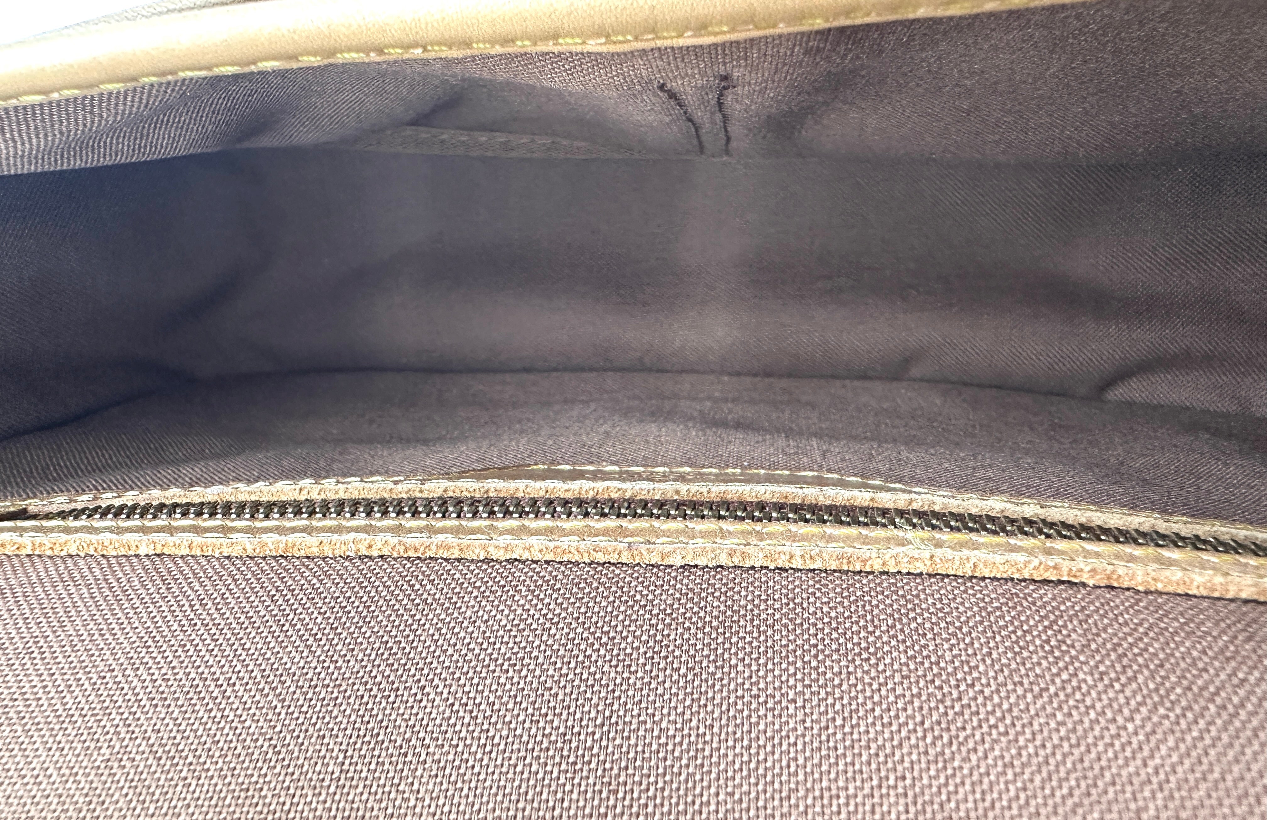 Louis Vuitton Sac Gibeciere Monogram Canvas Shoulder Bag LV2600