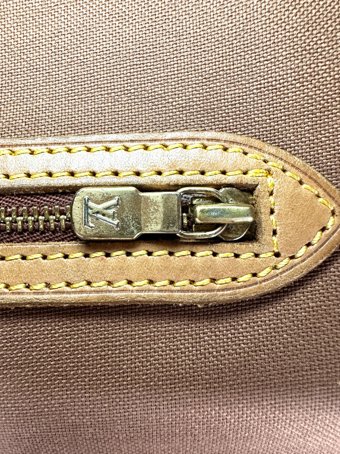 Louis Vuitton Sac Gibeciere Monogram Canvas Shoulder Bag LV2600