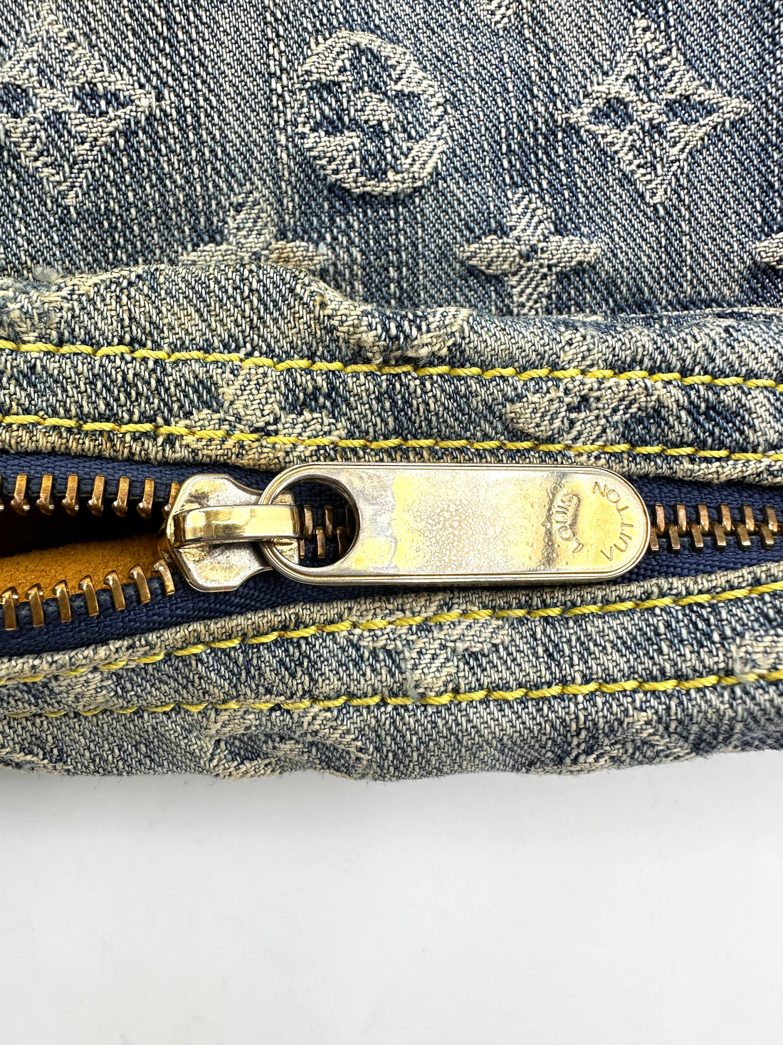 Louis Vuitton Blue Monogram Denim Blue Baggy Shoulder Bag LV2572