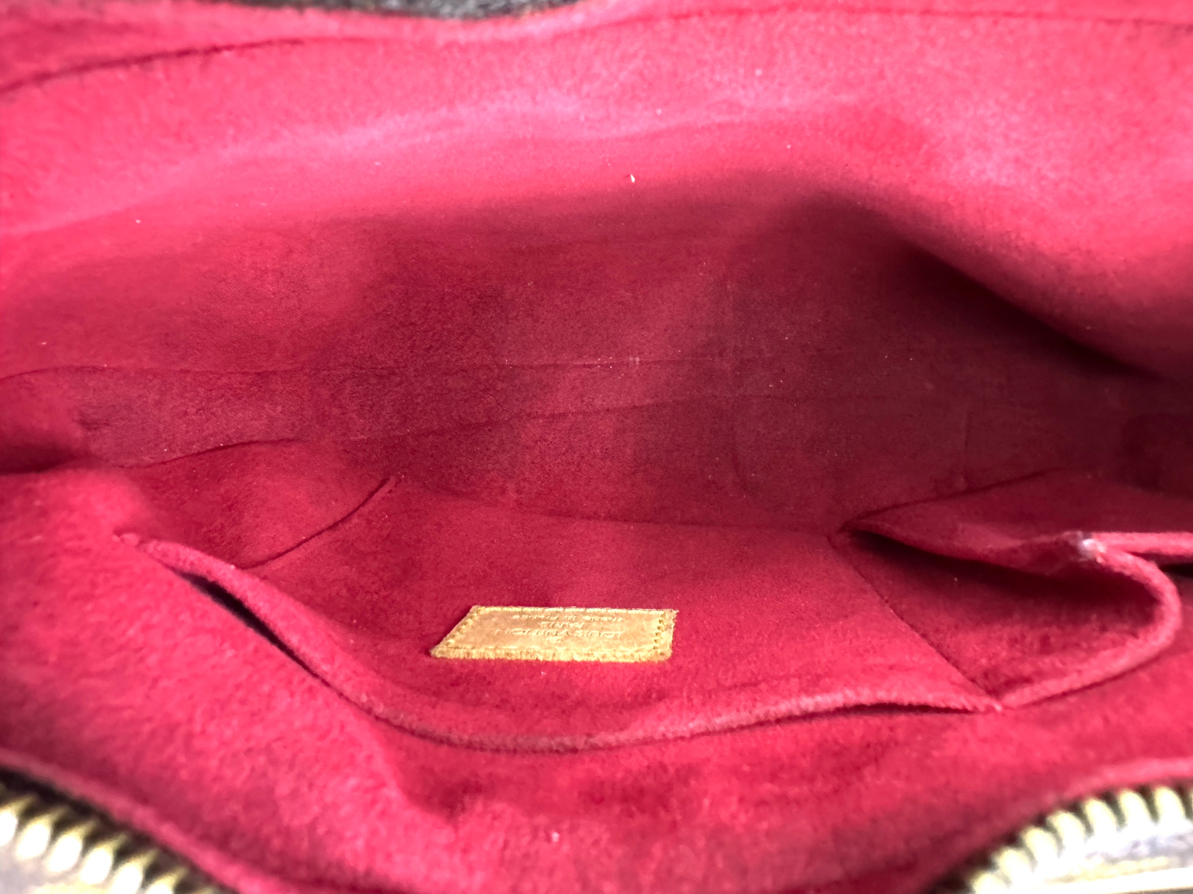 Louis Vuitton Croissant Monogram Canvas Shoulder Bag LV2574