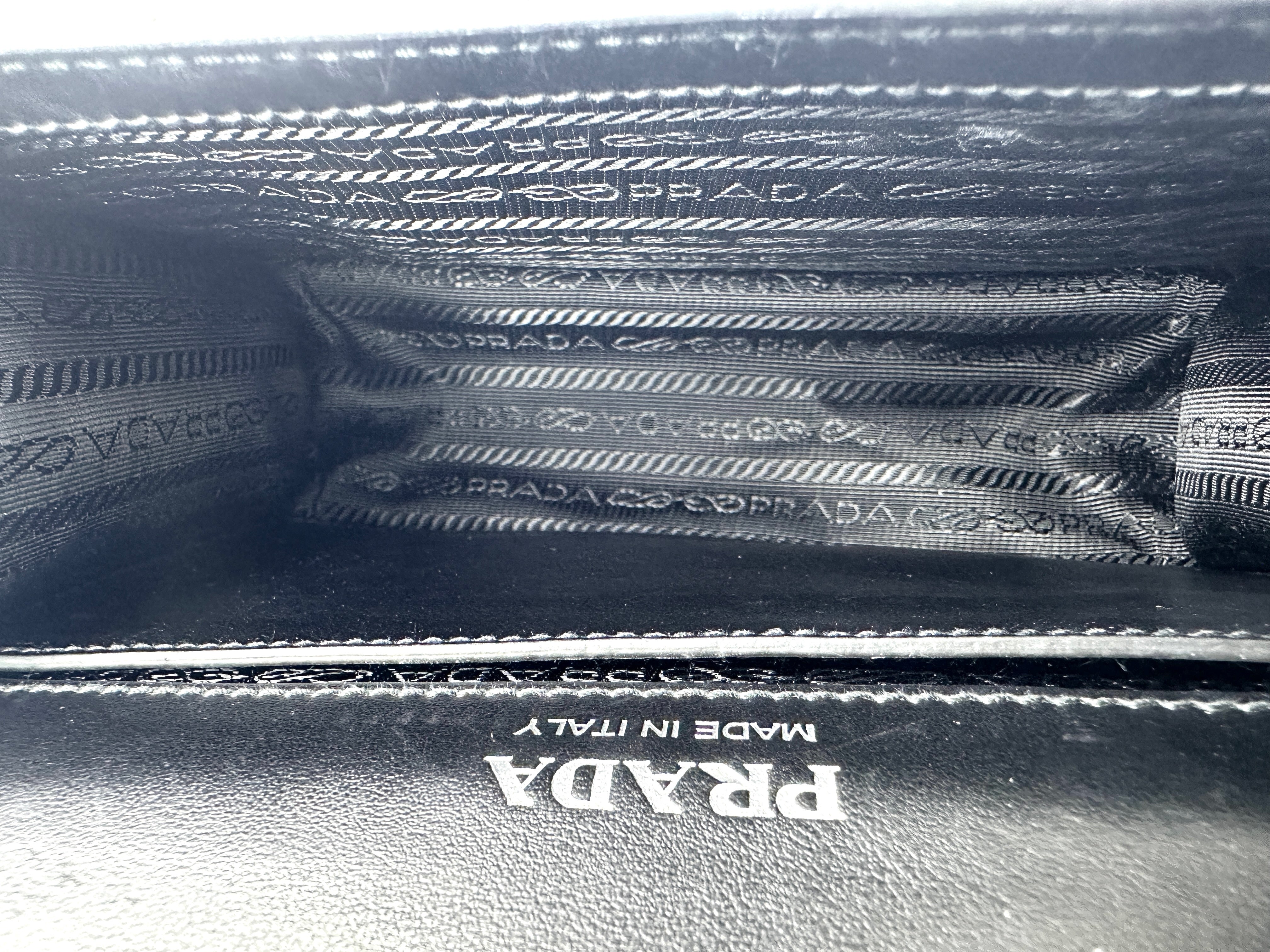 Prada Plex Ribbon Black/Pink Leather Shoulder Bag PR302