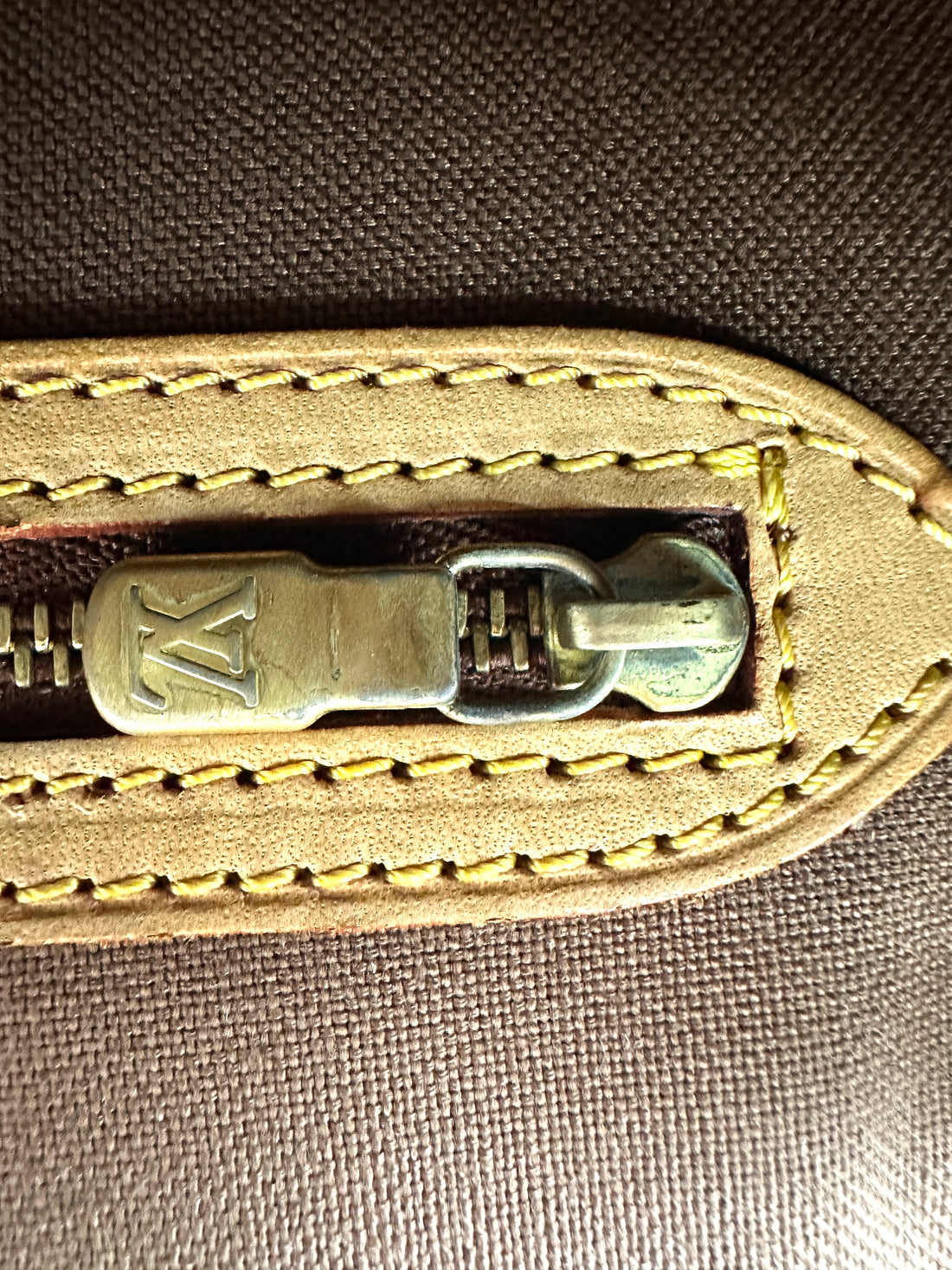 Louis Vuitton Sologne Monogram Canvas Shoulder Bag LV2578