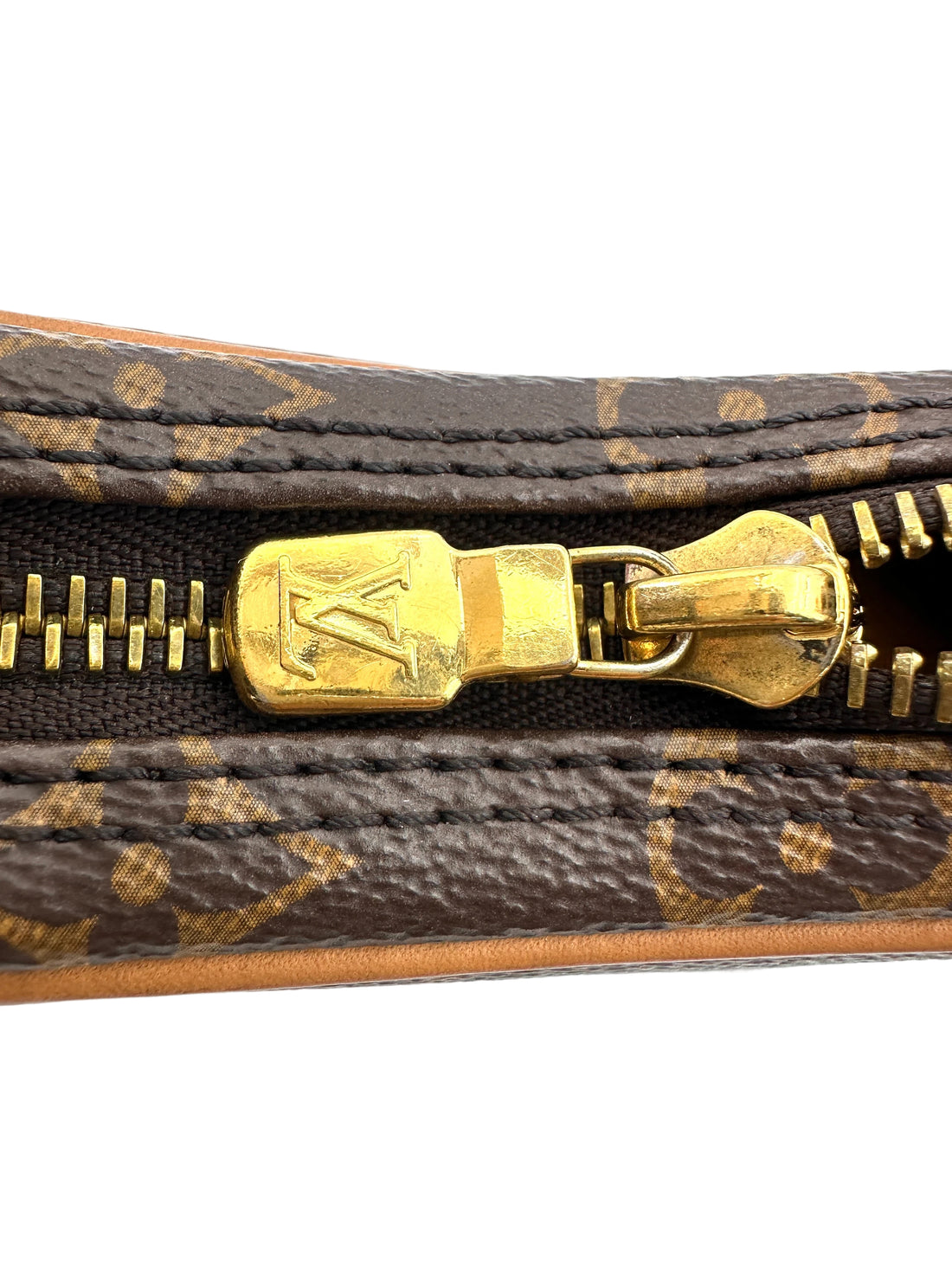 Louis Vuitton Loop Monogram Canvas Shoulder Bag LV2583