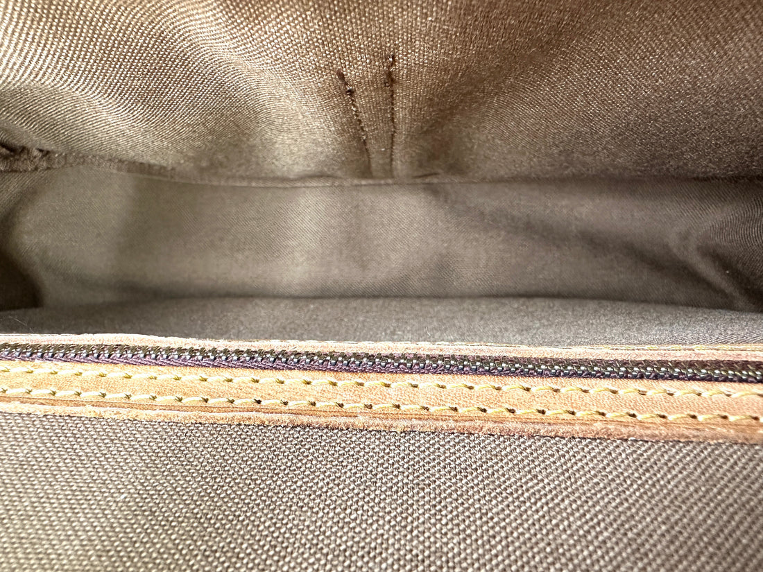 Louis Vuitton Sac Gibeciere Monogram Canvas Shoulder Bag LV2575