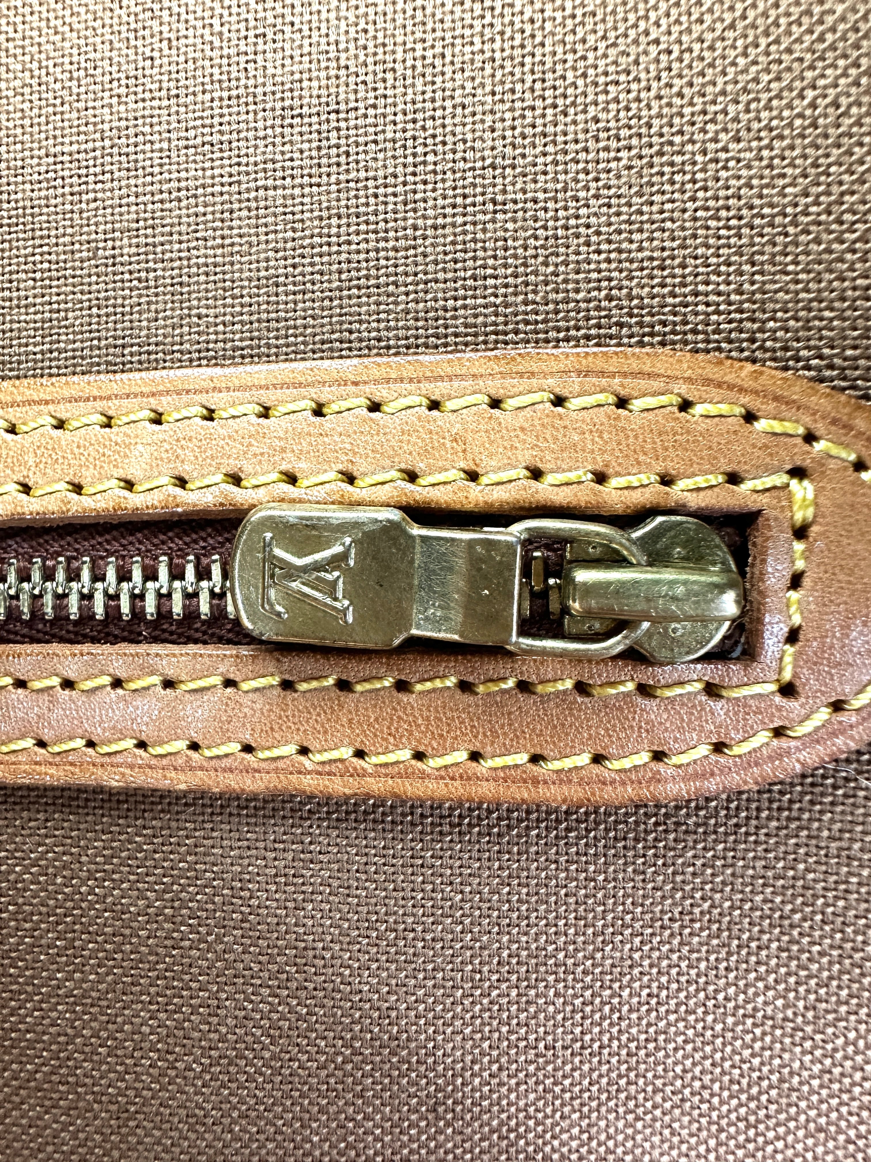 Louis Vuitton Sac Gibeciere Monogram Canvas Shoulder Bag LV2575