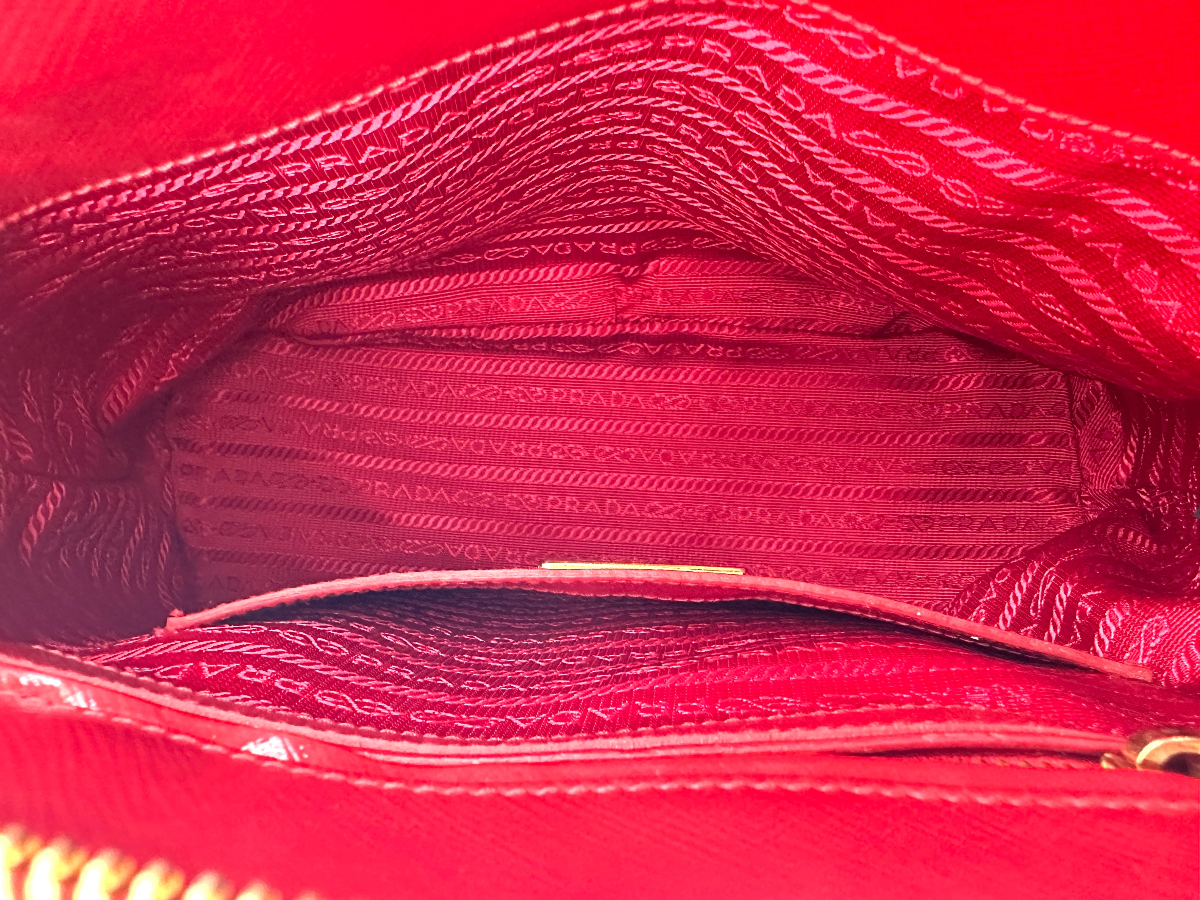 Prada Promenade Saffiano Leather Handle Bag PR305