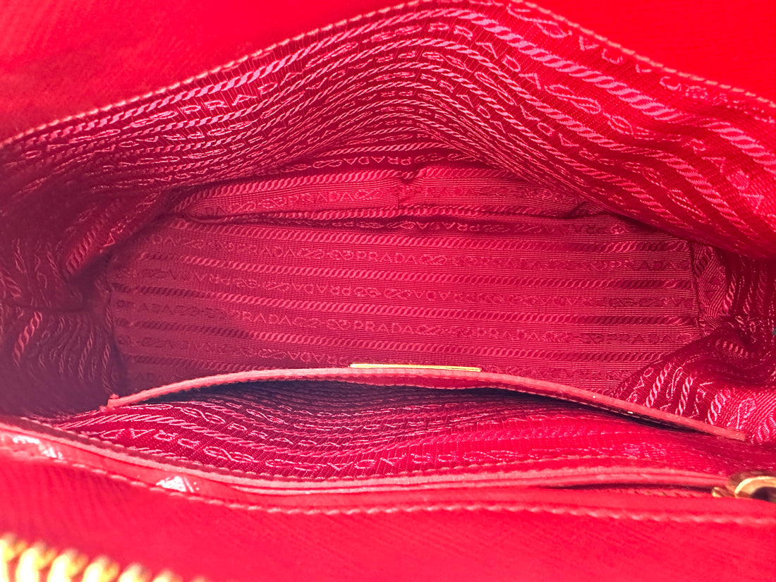 Prada Promenade Saffiano Leather Handle Bag PR305