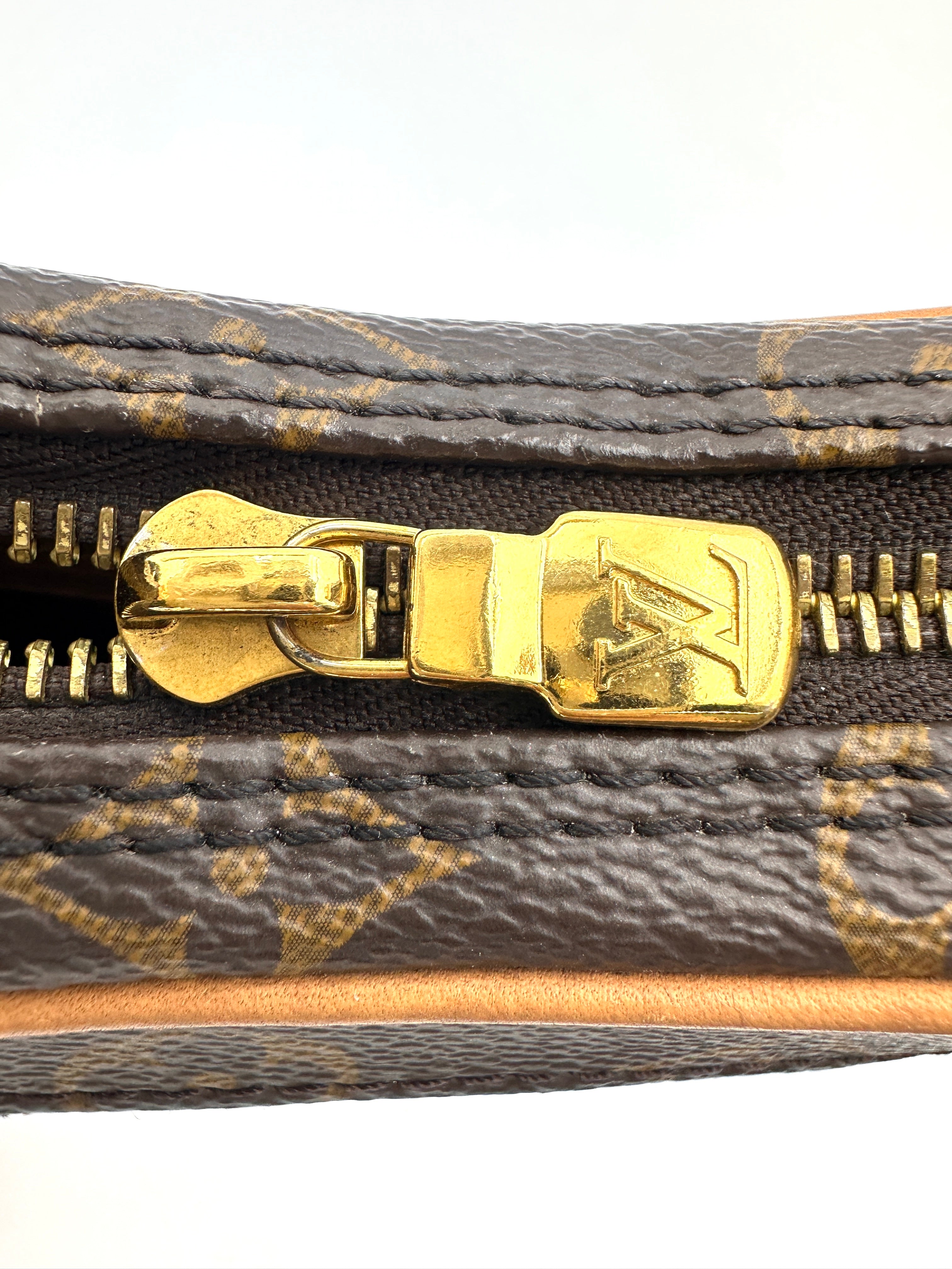 Louis Vuitton Loop Monogram Canvas Shoulder Bag LV2585