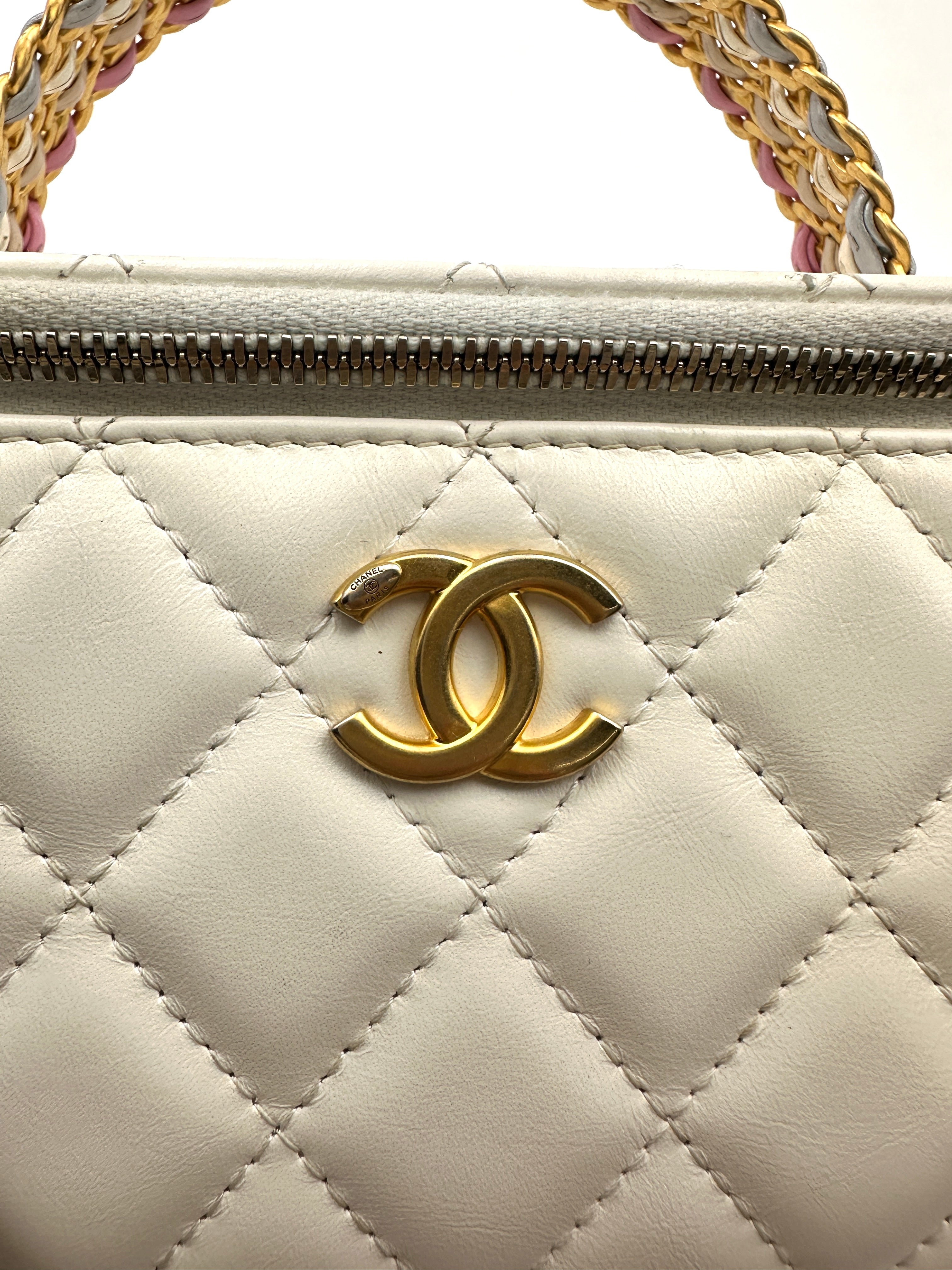 Chanel White Quilted Leather Top Handle Vanity Case With Gold Hardware(J8***61) CC1875