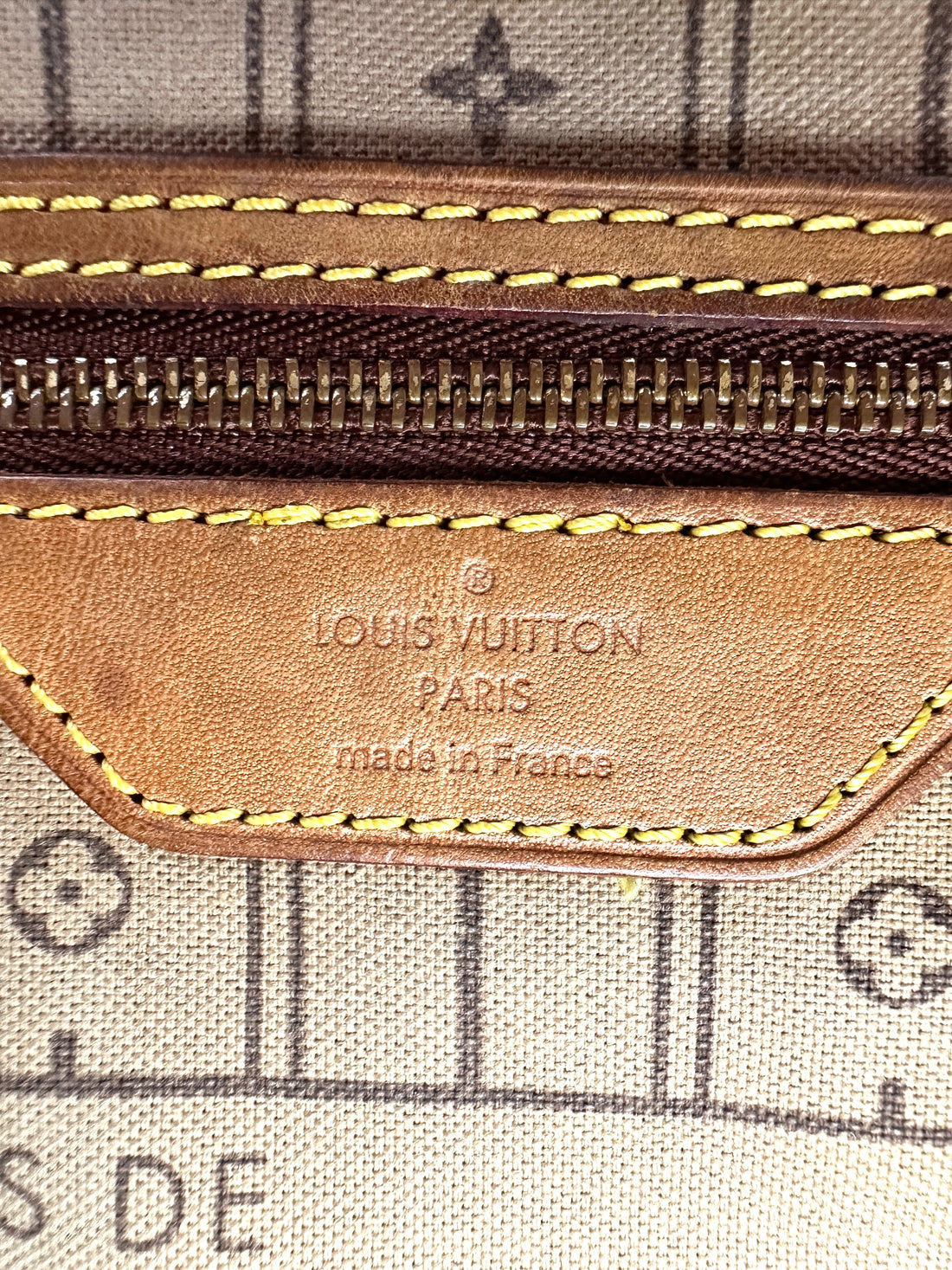 Louis Vuitton Neverfull Monogram Canvas Shoulder Bag LV2602
