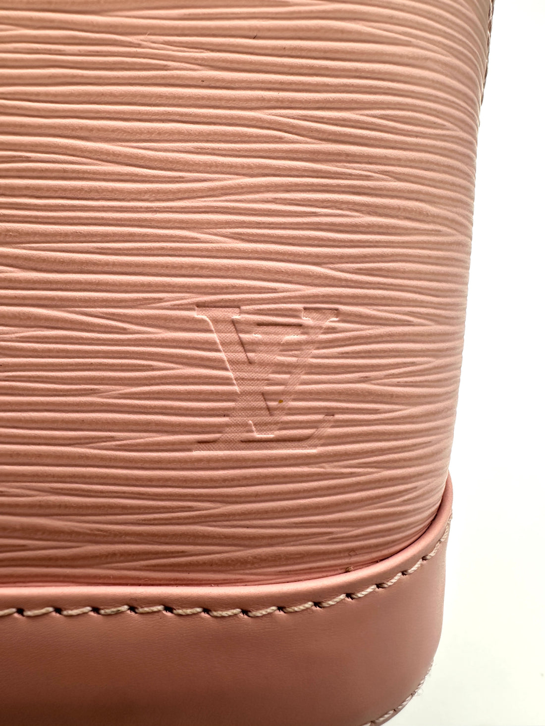 Louis Vuitton Alma BB Pink Epi Leather Handle Bag LV2590