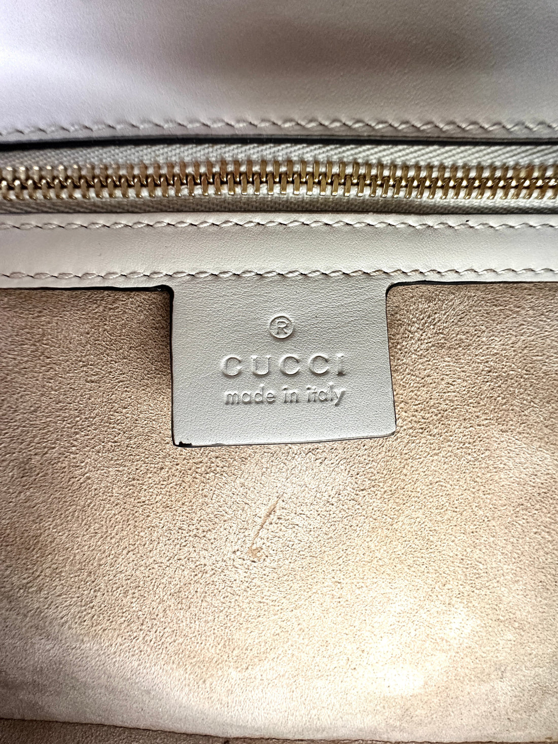 Gucci Sylvie White Leather Medium Size Shoulder Bag GG910