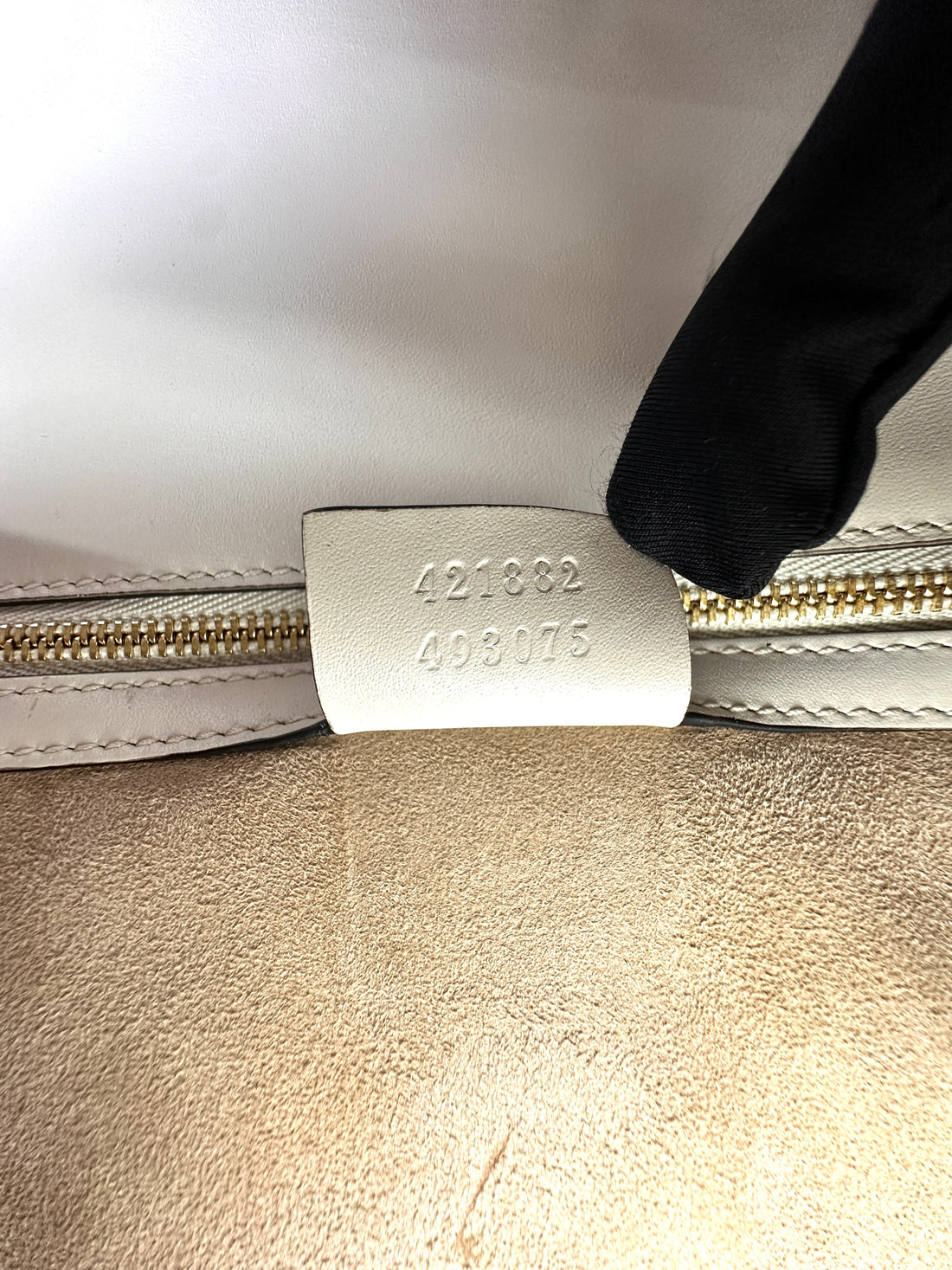 Gucci Sylvie White Leather Medium Size Shoulder Bag GG910