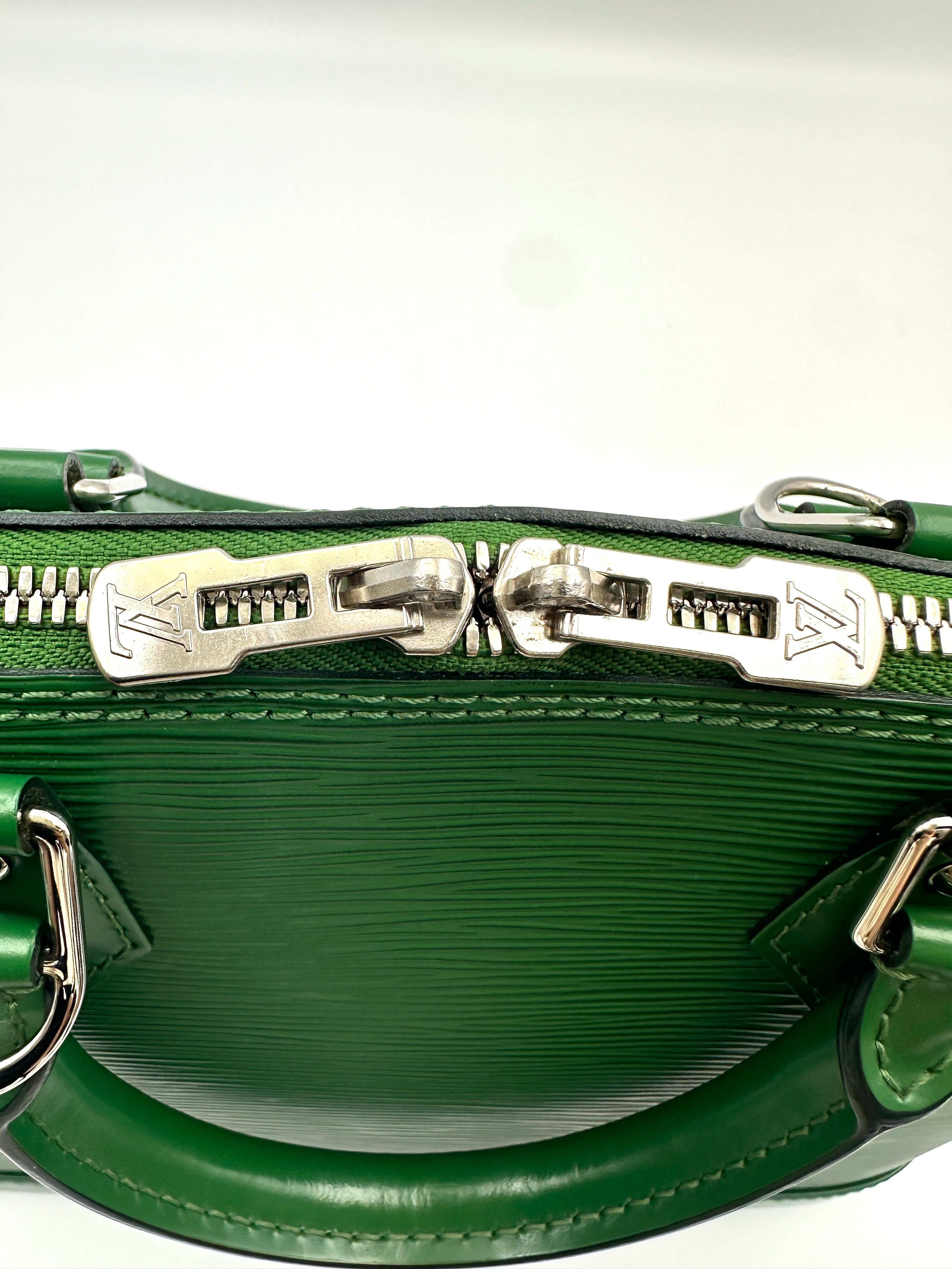 Louis Vuitton Alma Green Epi Leather Handle Bag LV2593