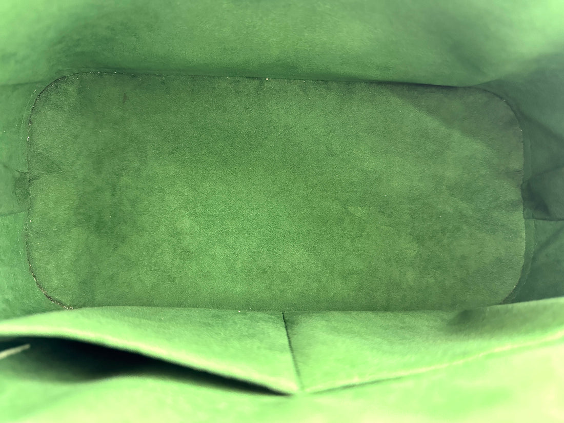 Louis Vuitton Alma Green Epi Leather Handle Bag LV2593