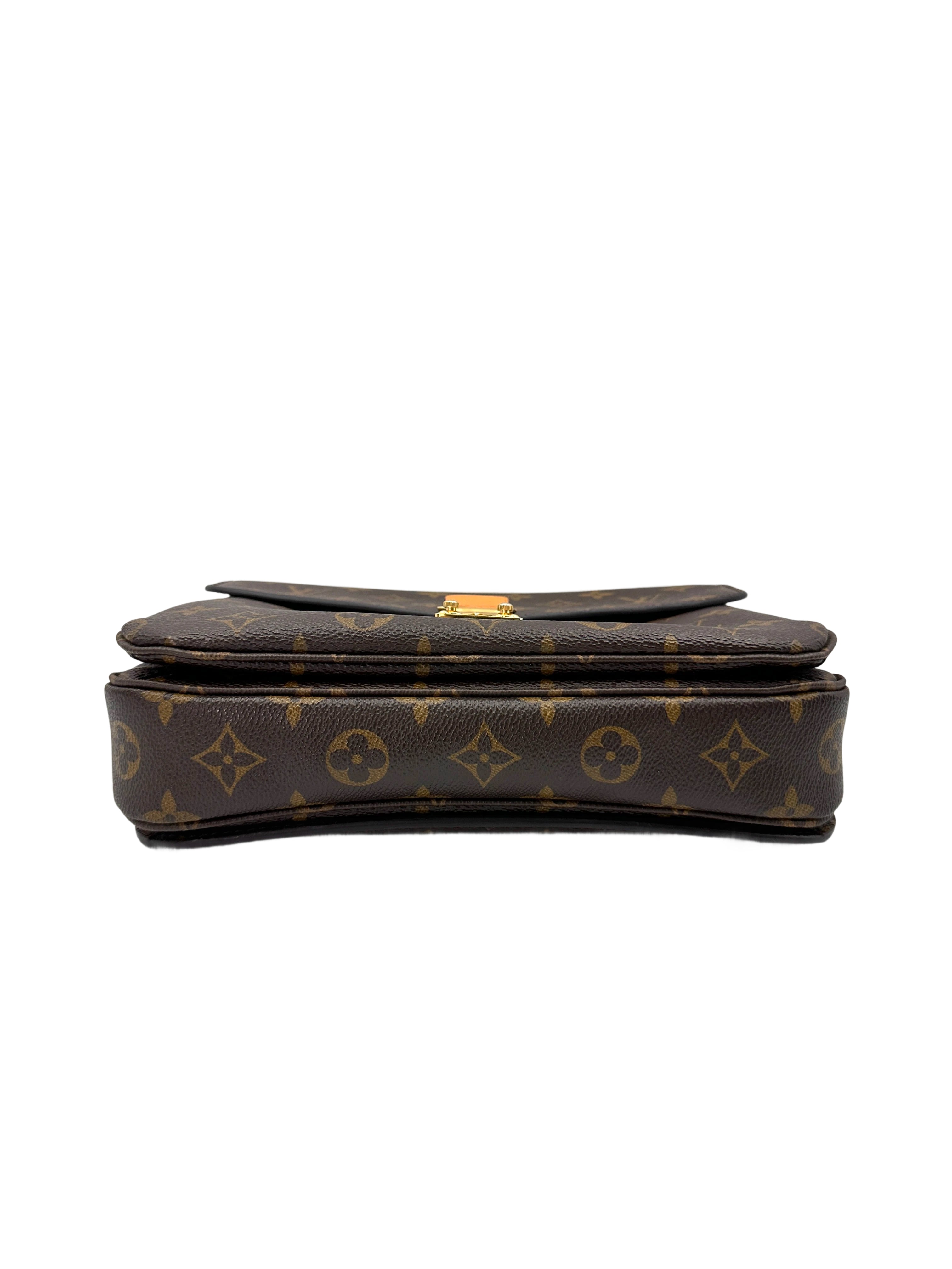 Louis Vuitton Monogram Canvas Pochette Metis LV2596