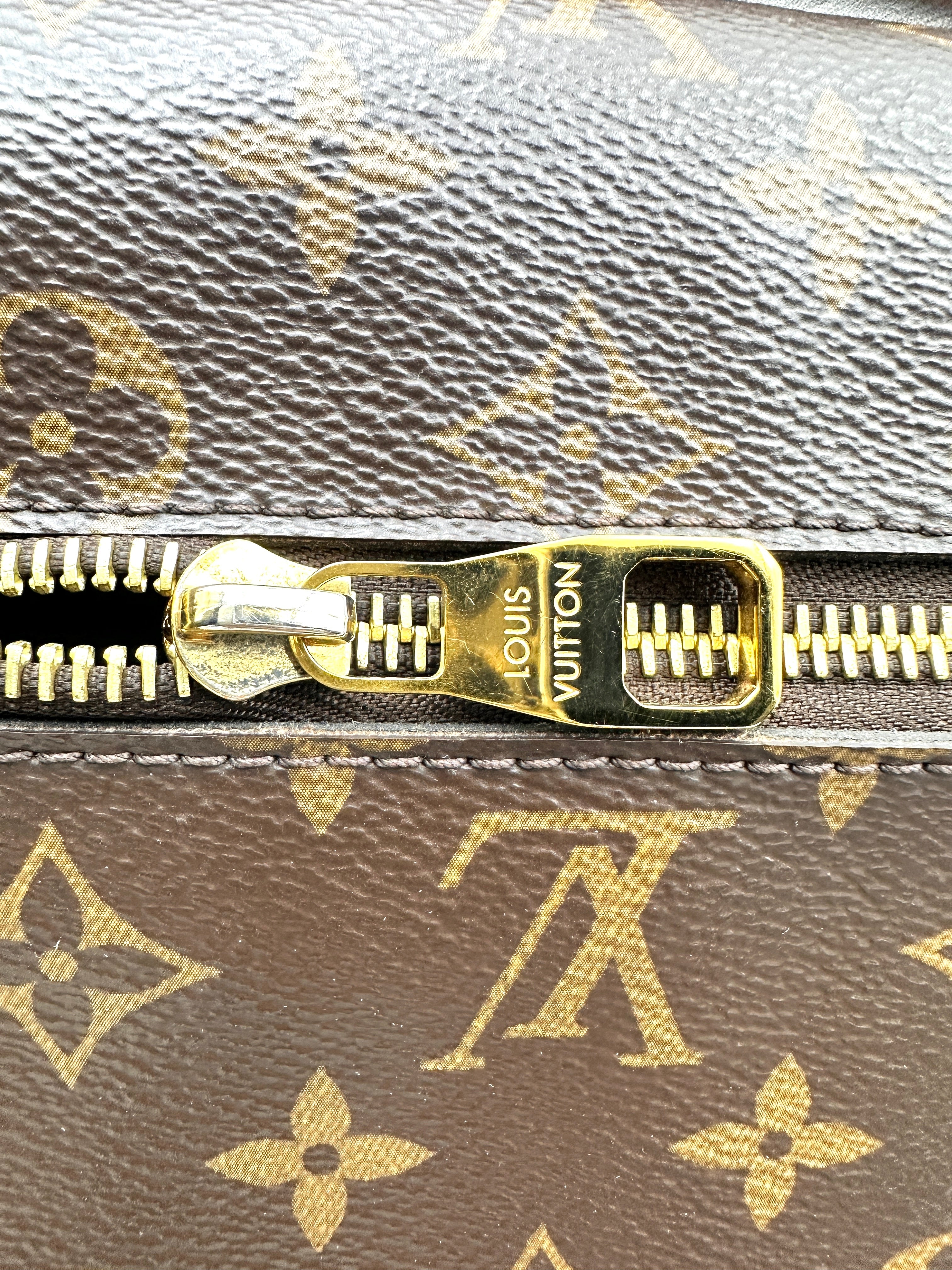 Louis Vuitton Monogram Canvas Pochette Metis LV2594