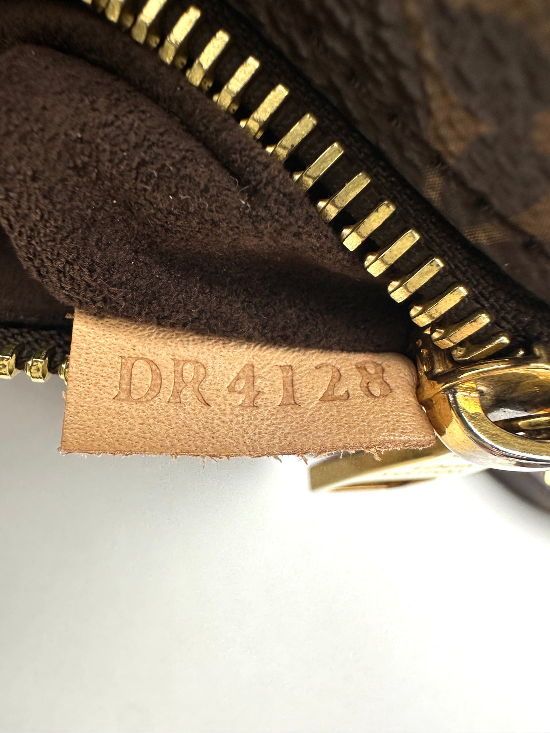 Louis Vuitton Monogram Canvas Pochette Metis LV2594