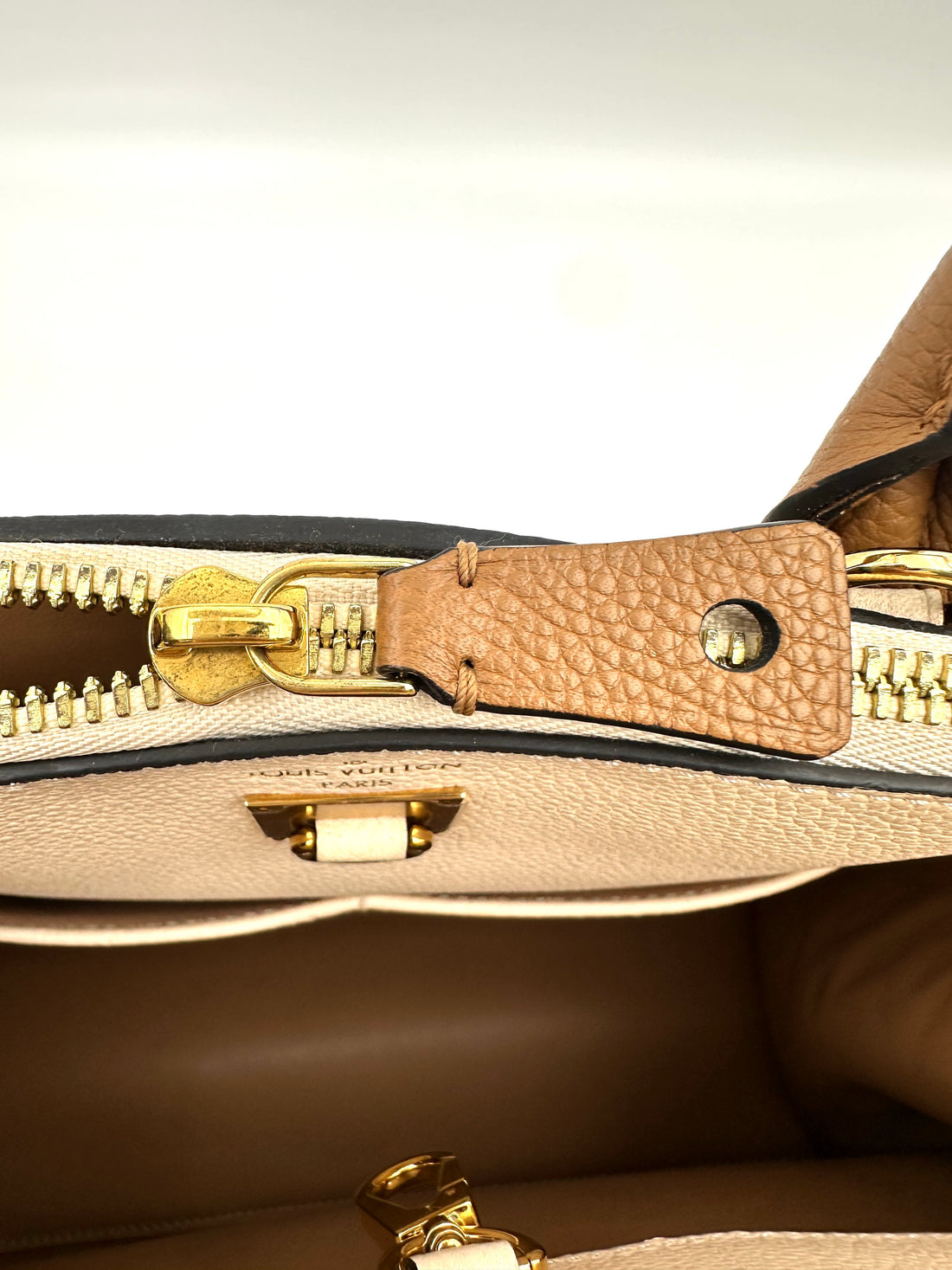 Louis Vuitton City Steamer Beige/Brown Grained Leather Handle Bag LV2611