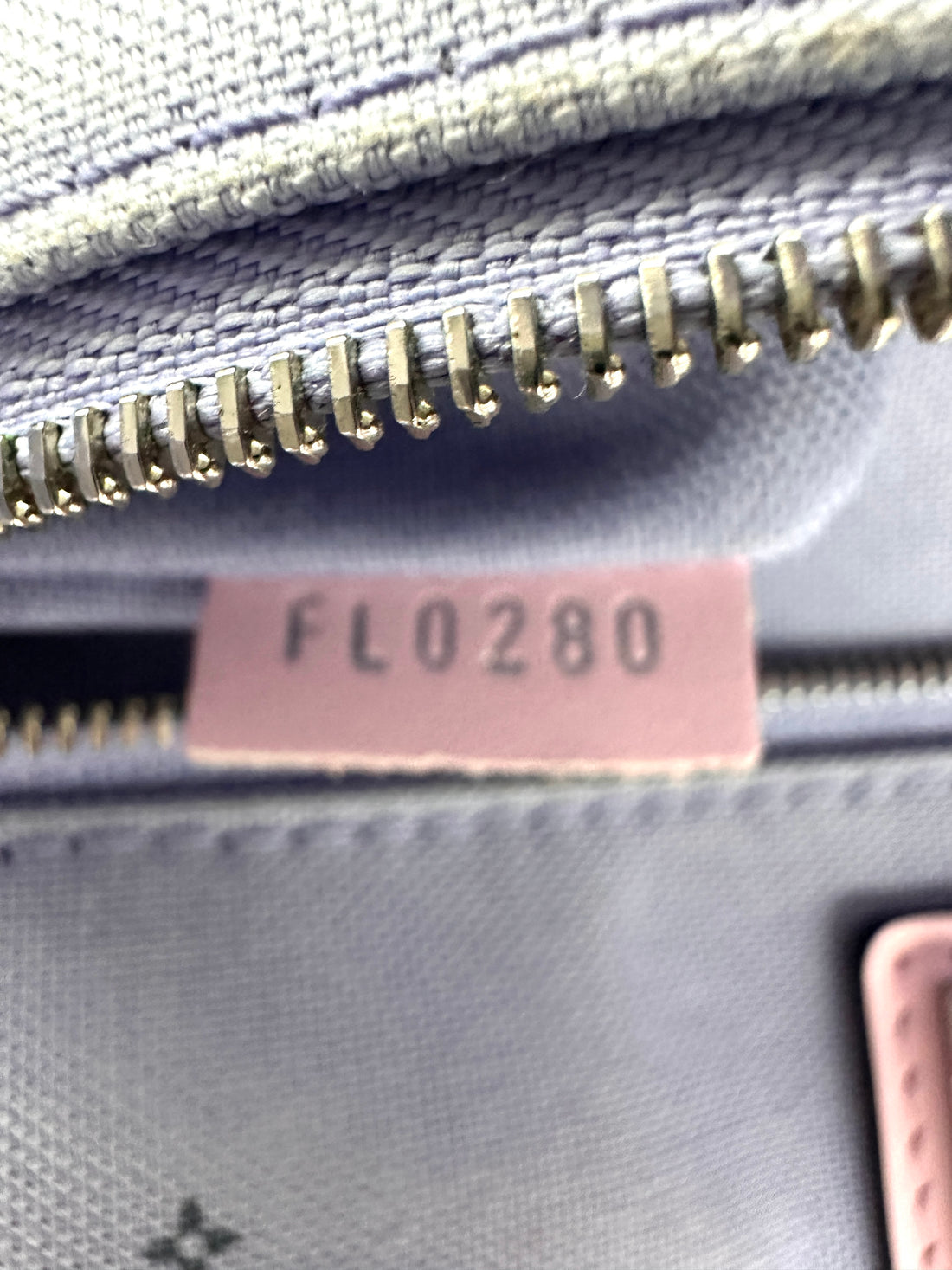 Louis Vuitton LV Escale OnTheGo GM Pink Tote Handle Bag LV2609