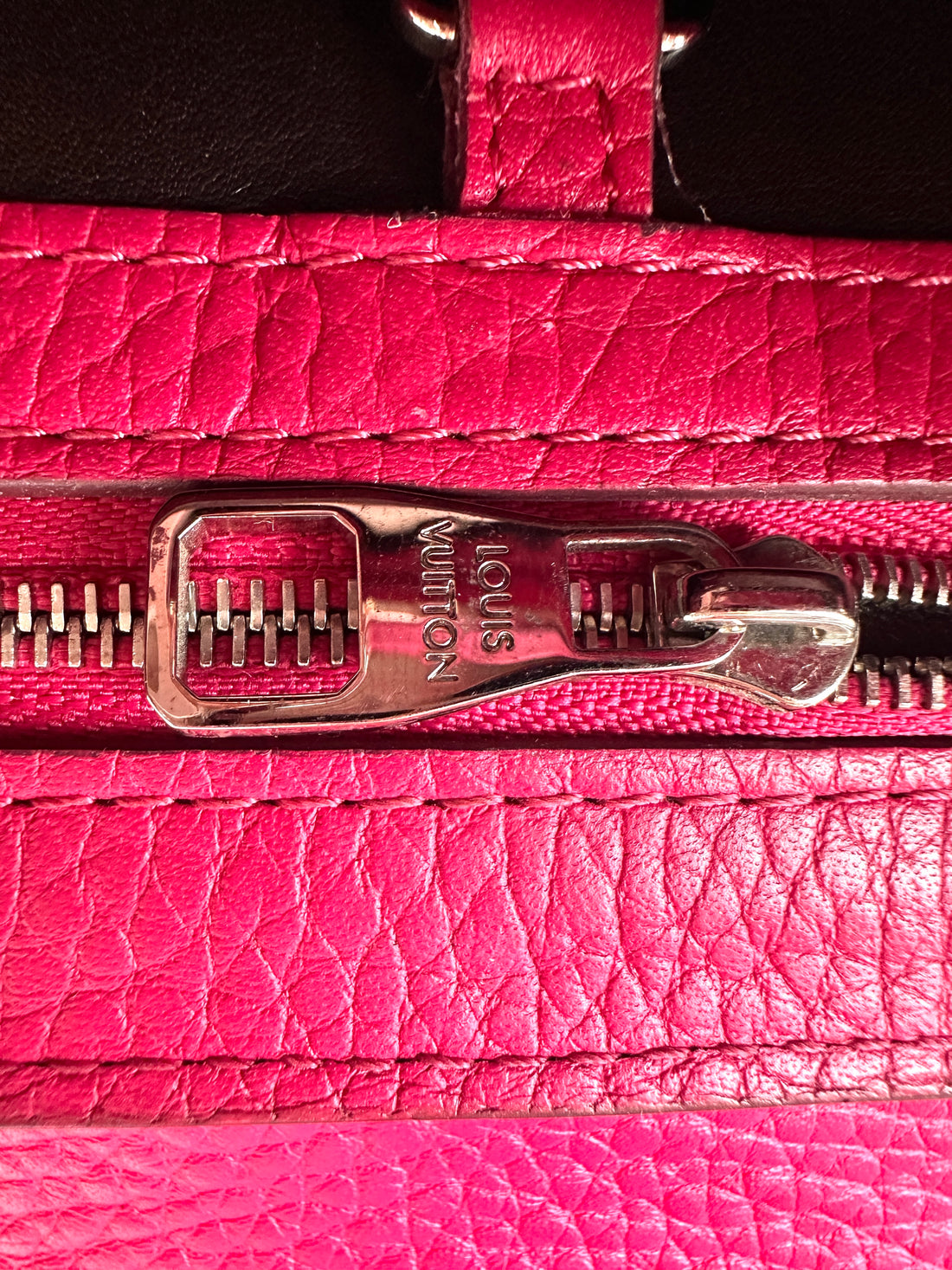 Louis Vuitton Capucines Red Leather Handle Bag LV2607