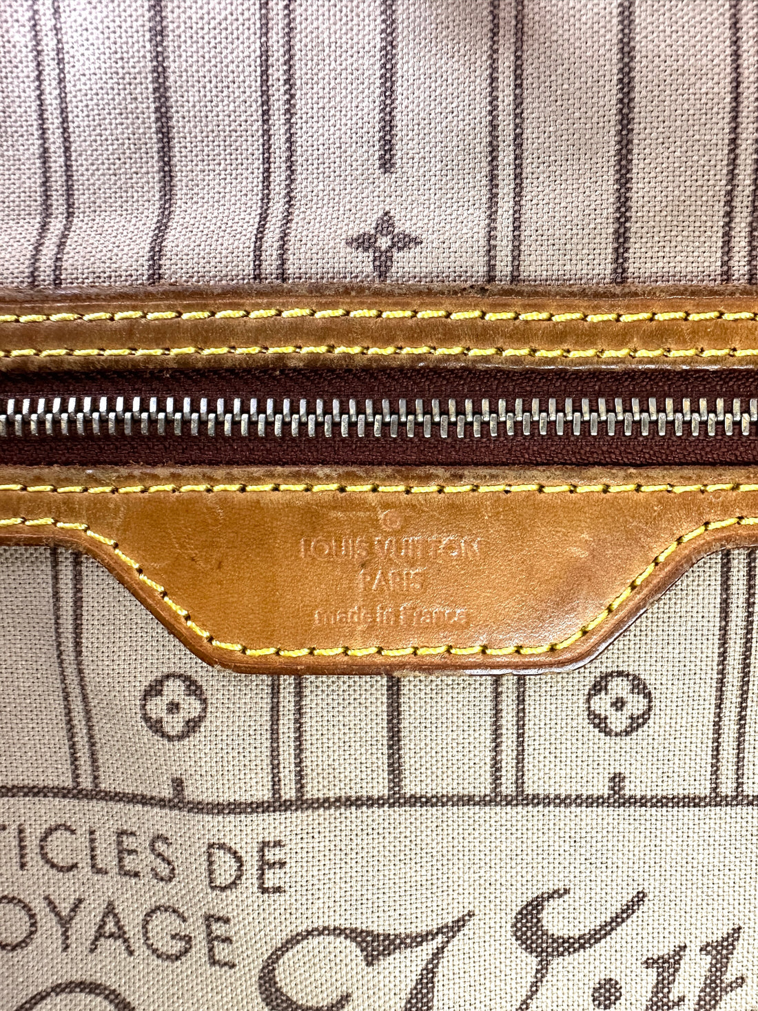Louis Vuitton Neverfull Monogram Canvas Shoulder Bag LV2622