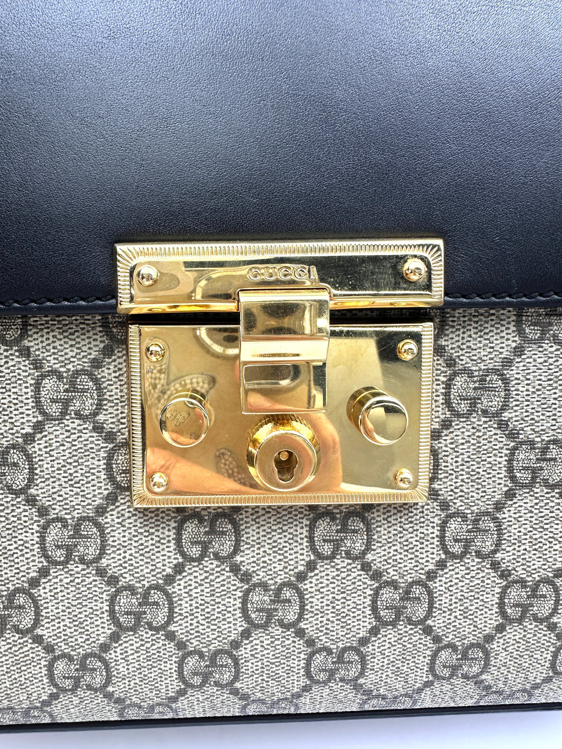 Gucci Padlock GG Supreme Top Handle Bag GG912