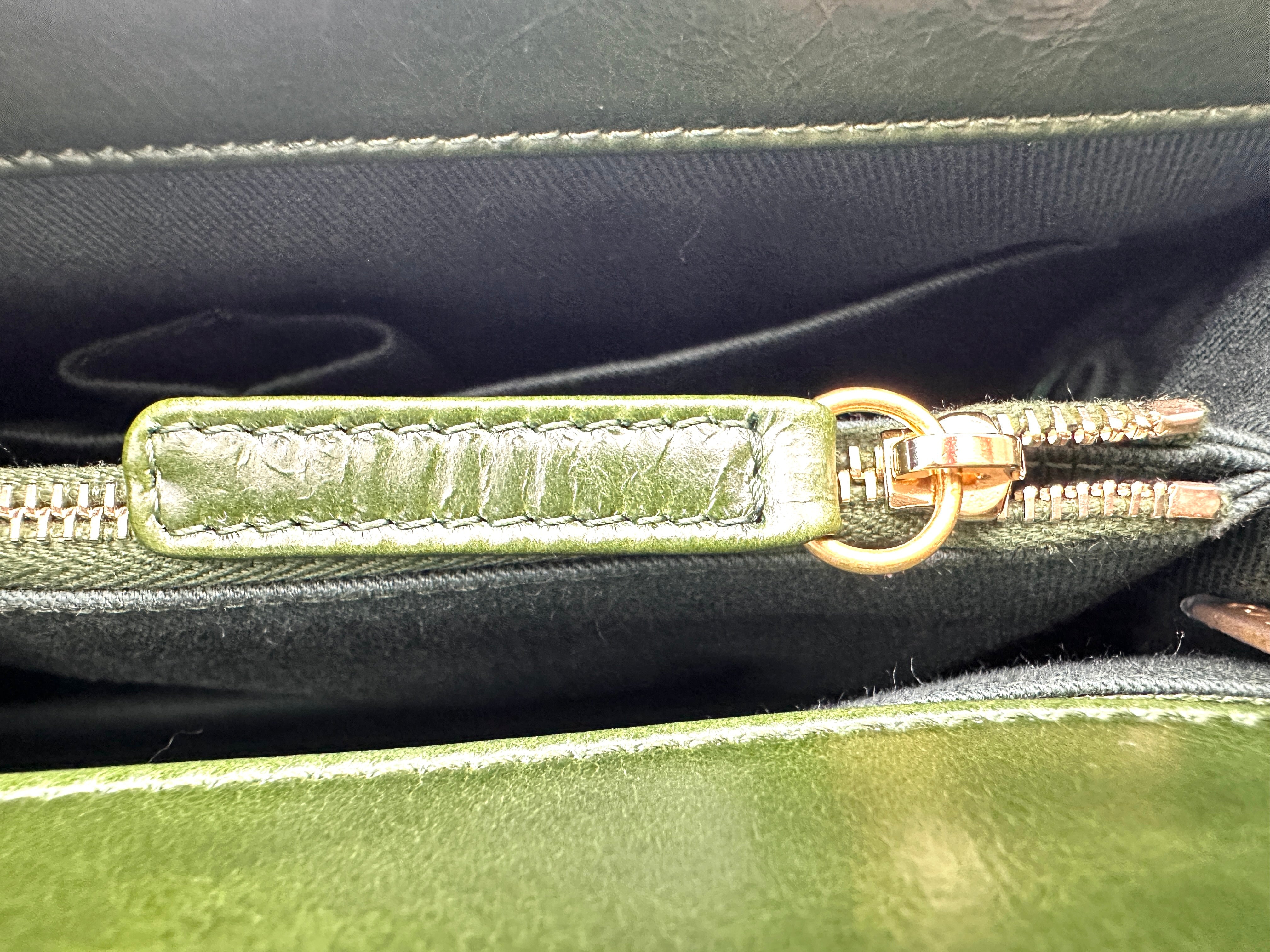 Chanel CoCo Handle Green Chevron Quilted Leather Medium Size Handle Bag With Gold Buckle(24***96) C1888