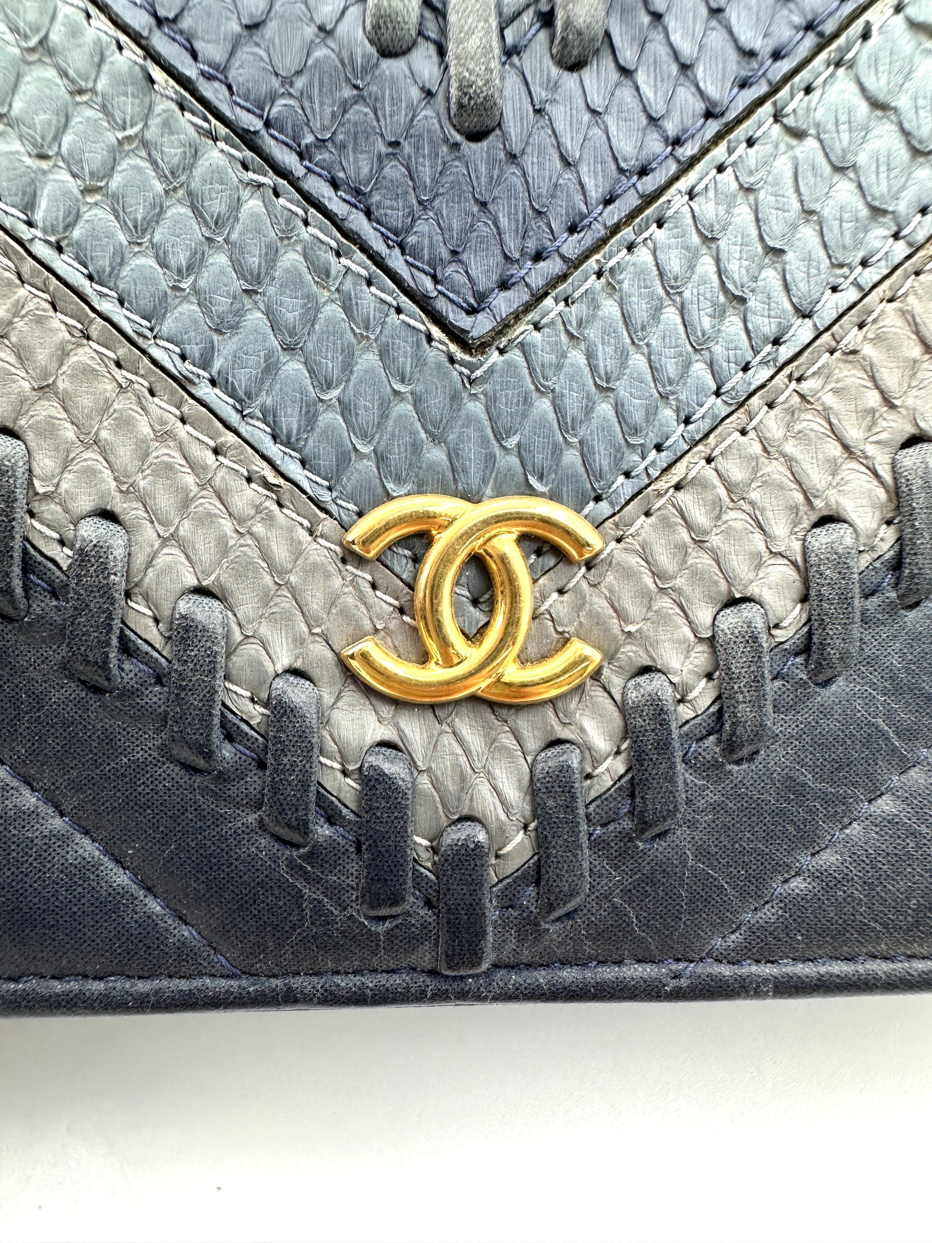 Chanel Cuba CC Whipstitch Chevron Leather & Python Wallet On Chain(23***31) CC1899