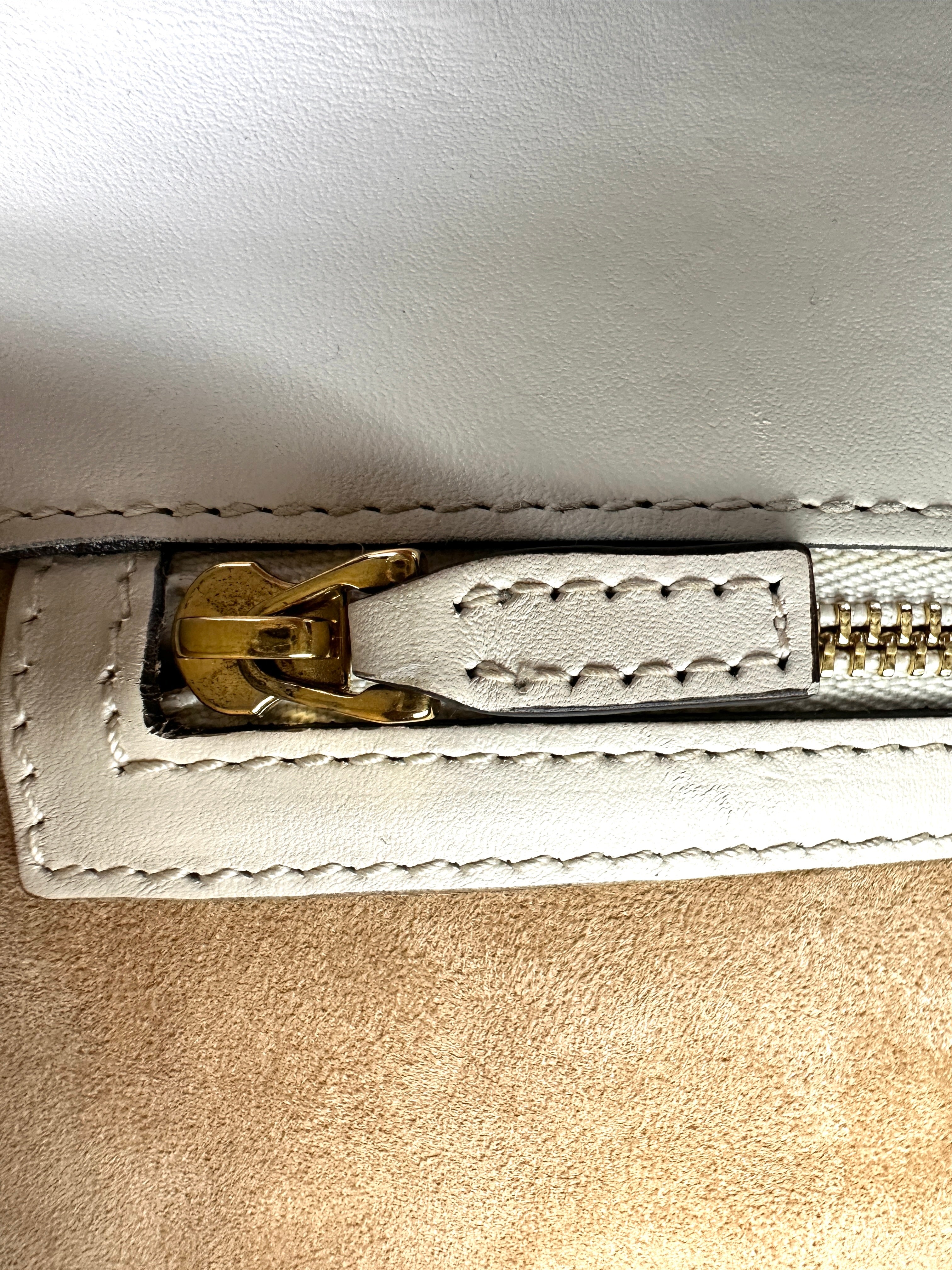 Gucci Sylvie White Leather Shoulder Bag GG915