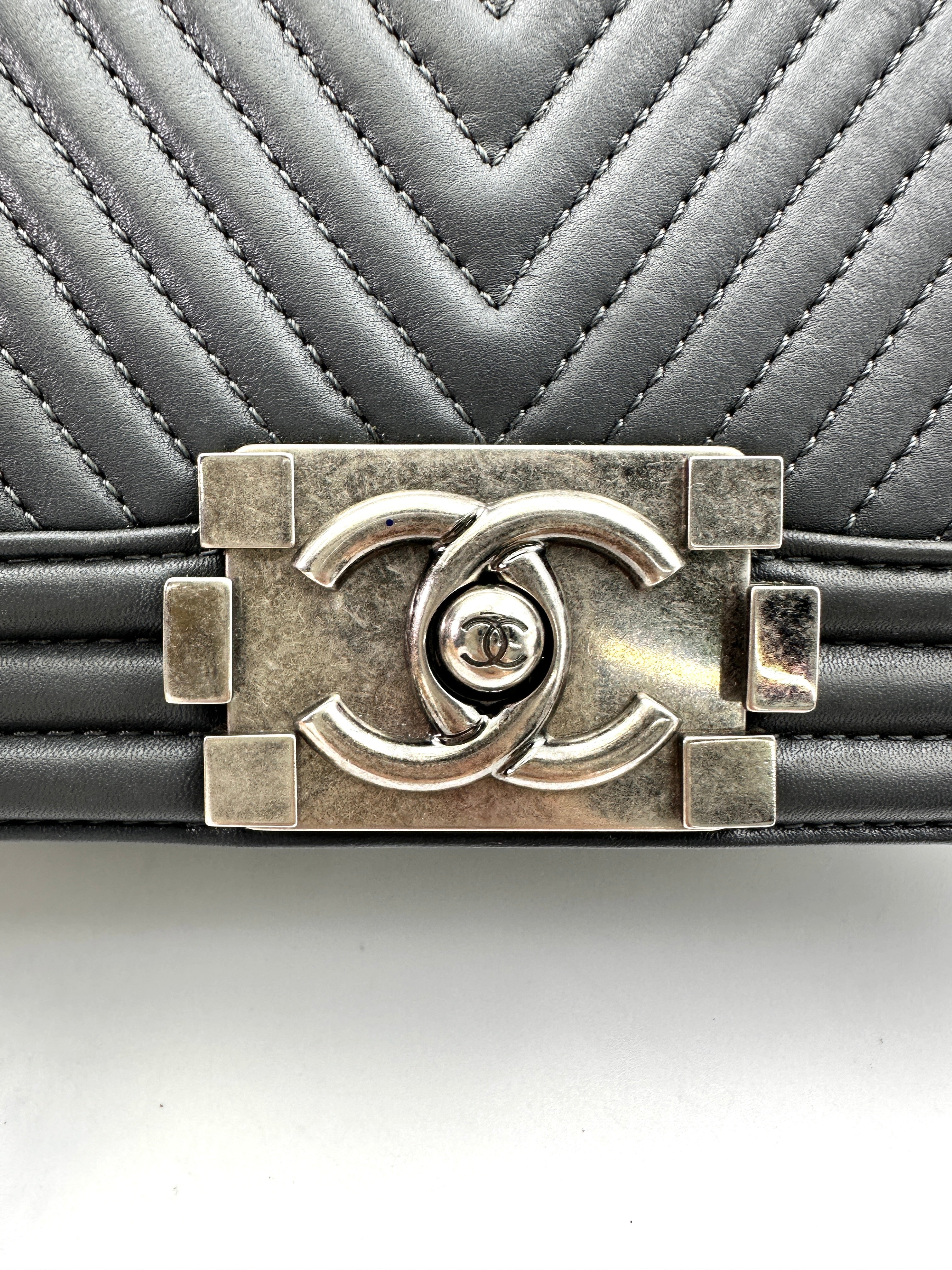 Chanel LeBoy Grey Chevron Quilted Leather Flap Bag With Silver Buckle(19***70) CC1897