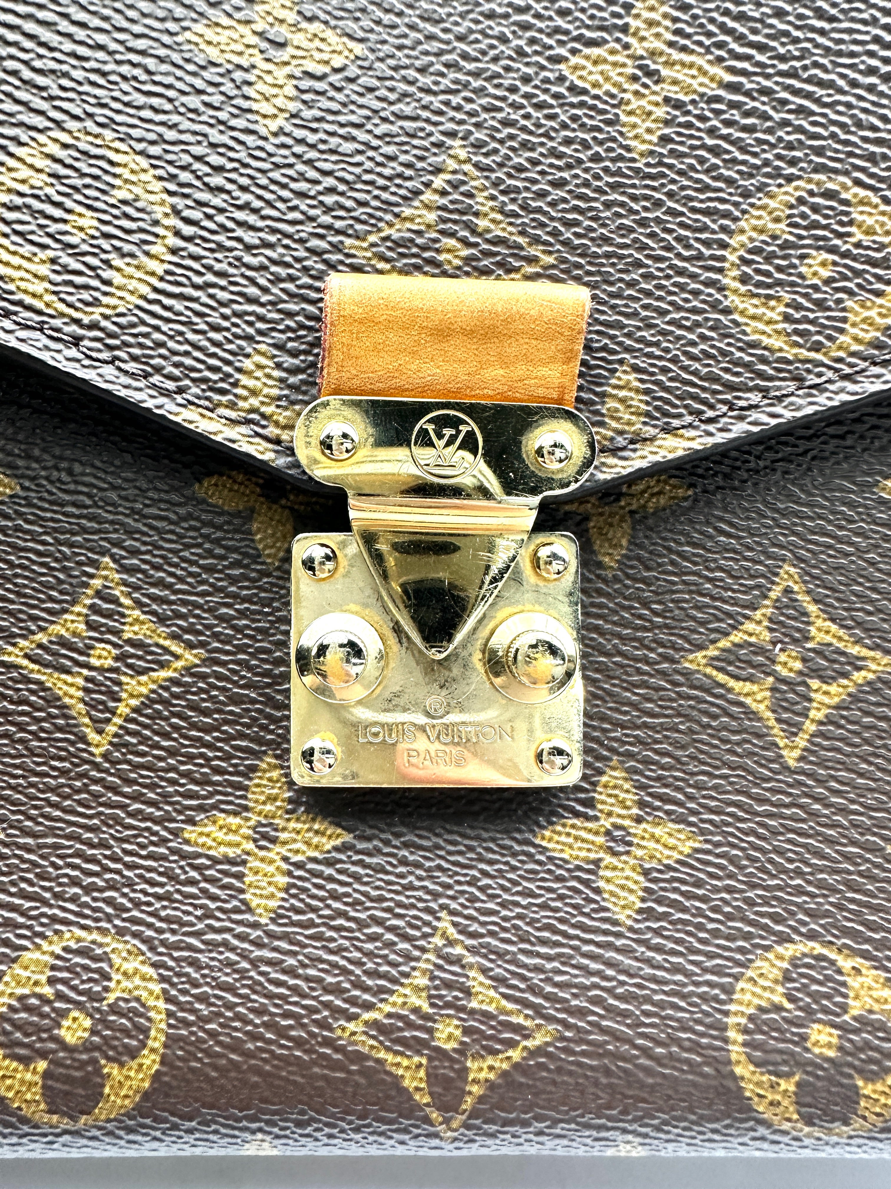 Louis Vuitton Monogram Canvas Pochette Metis LV2630