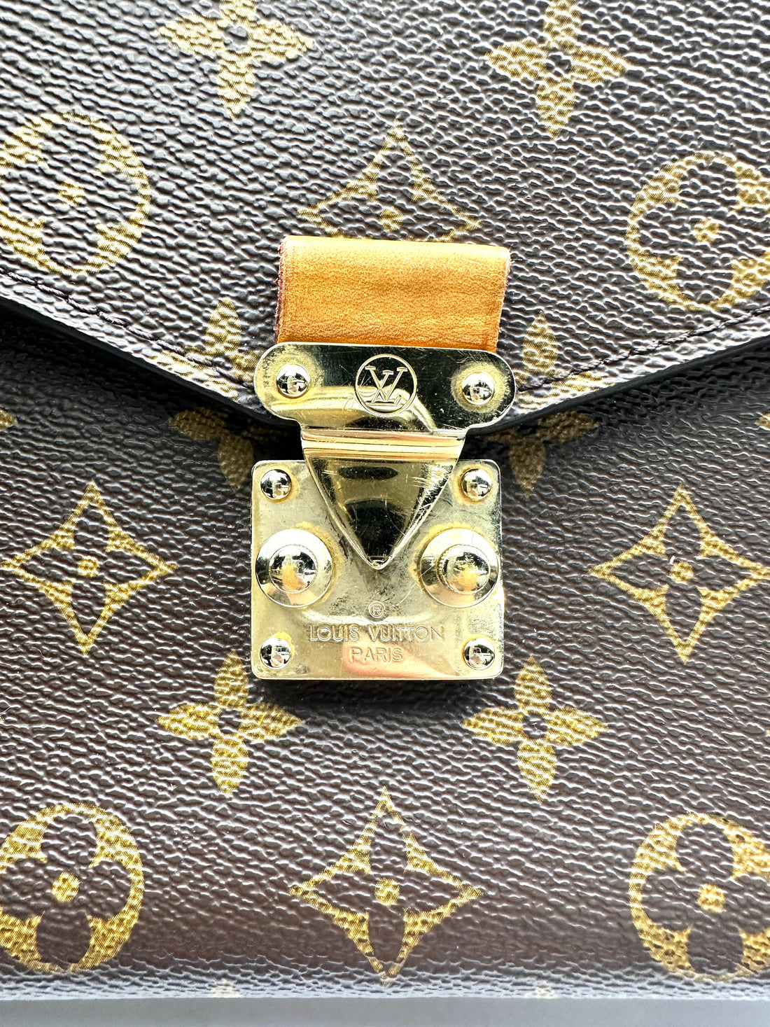 Louis Vuitton Monogram Canvas Pochette Metis LV2630