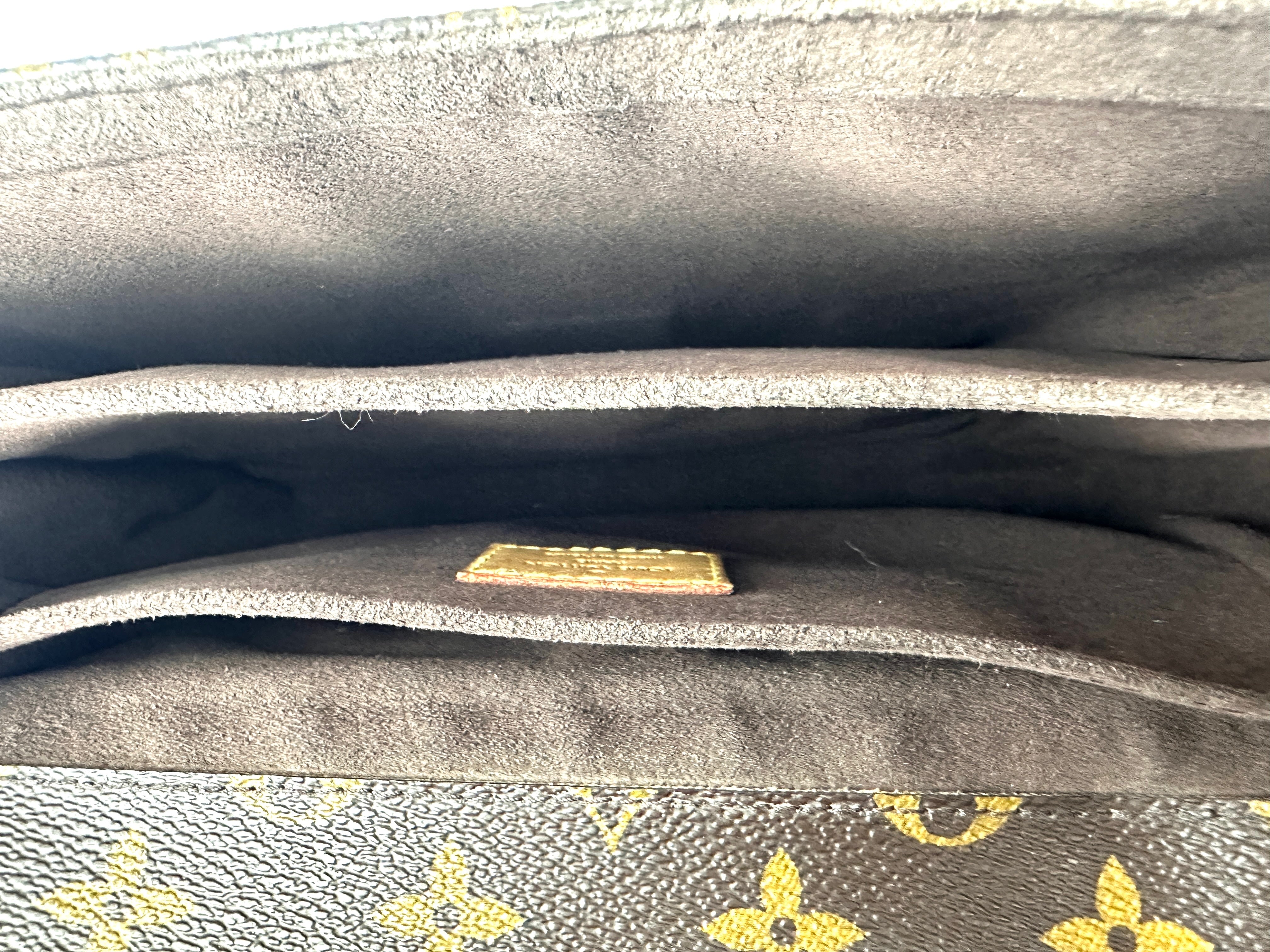 Louis Vuitton Monogram Canvas Pochette Metis LV2630