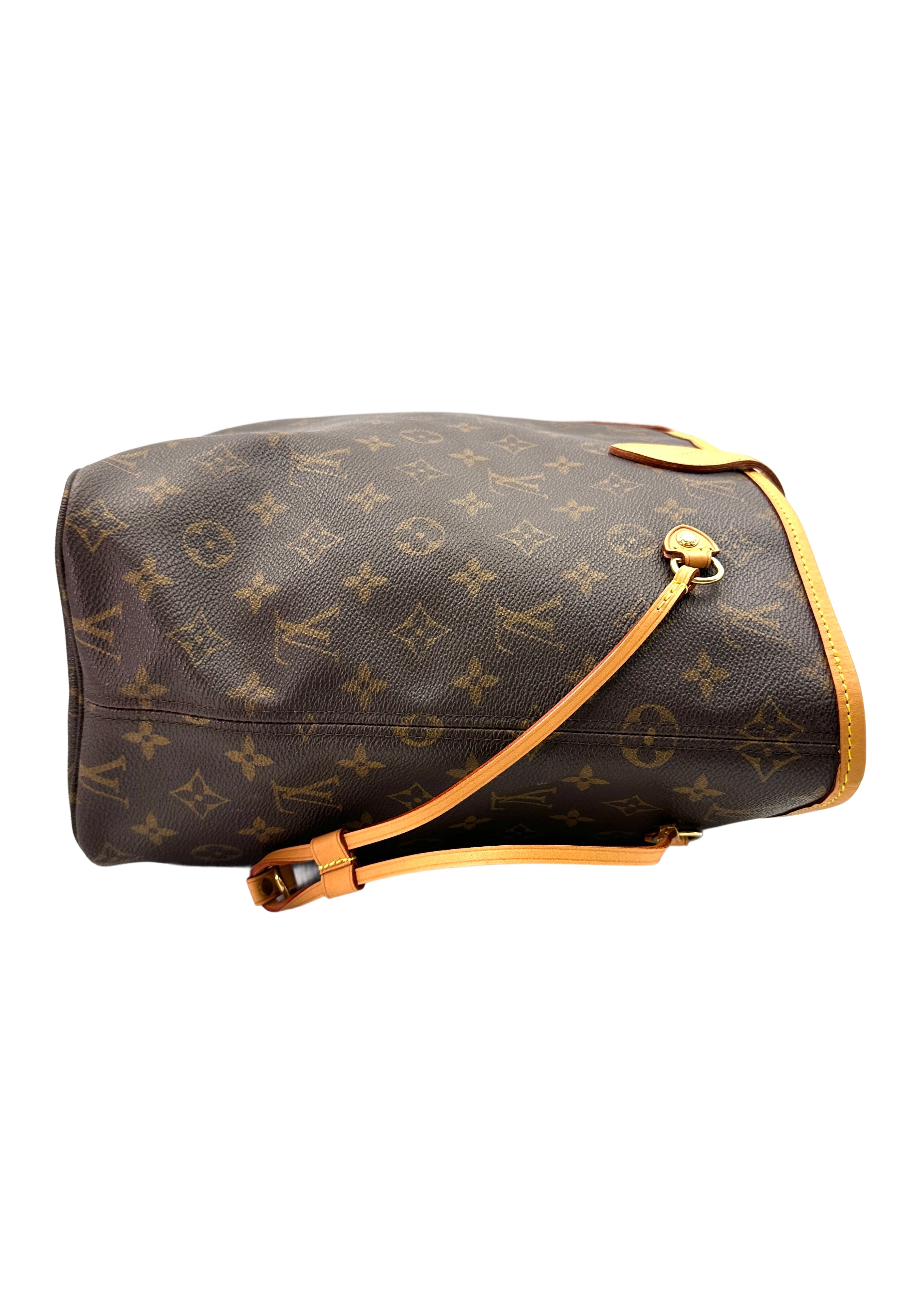 Louis Vuitton Neverfull Monogram Canvas Shoulder Bag LV2632