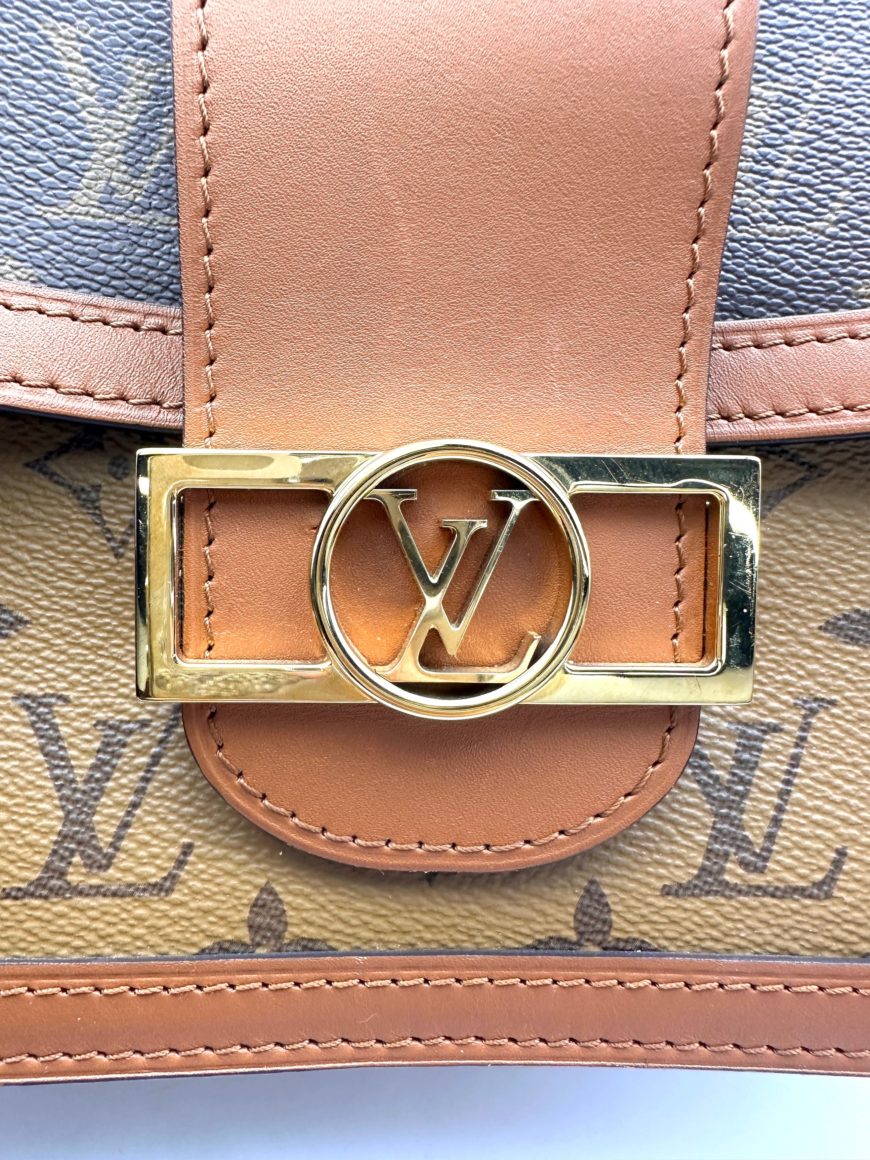 Louis Vuitton Dauphine MM Monogram Canvas Shoulder Bag LV2643