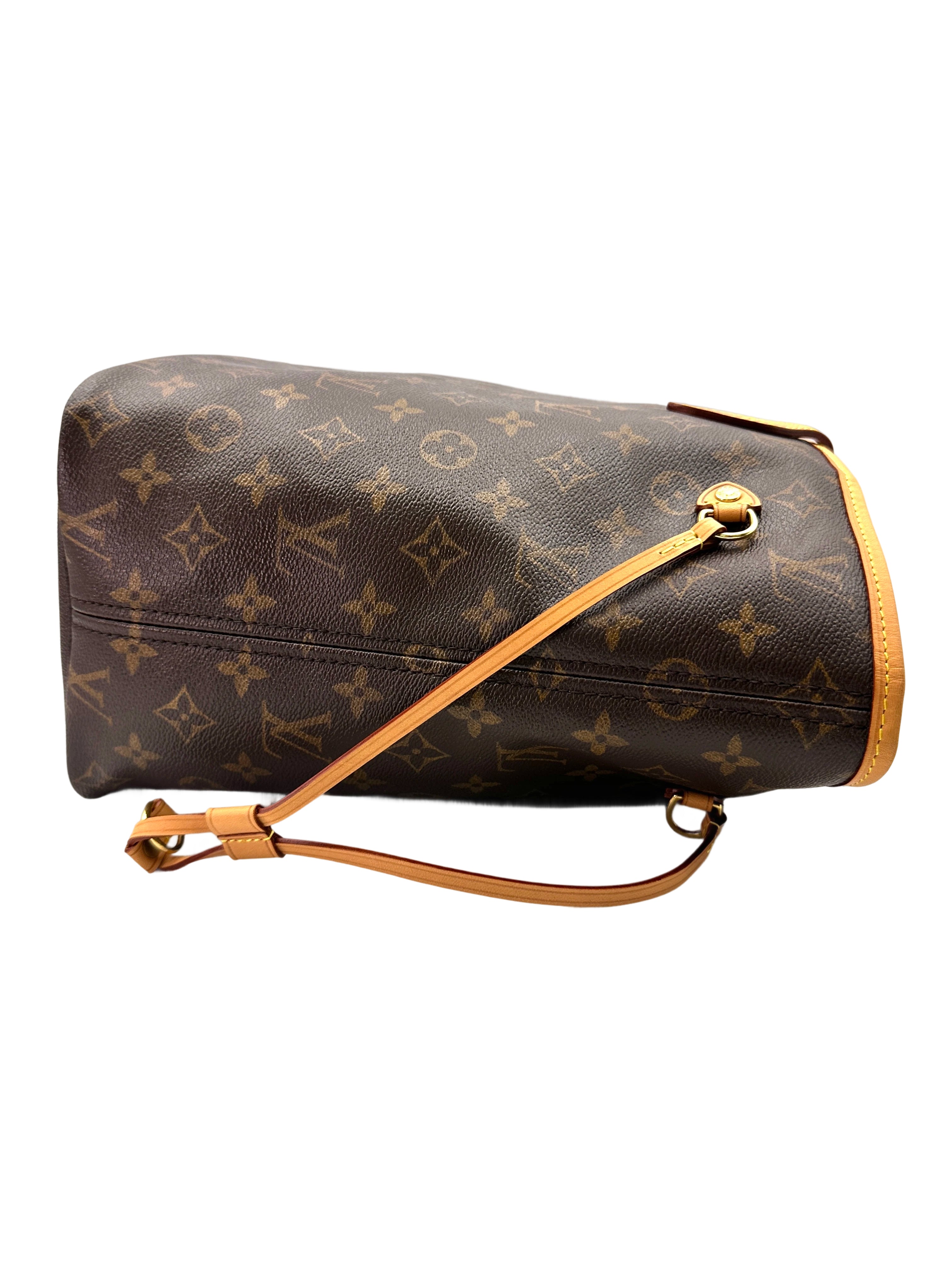 Louis Vuitton Neverfull Monogram Canvas Shoulder Bag LV2635
